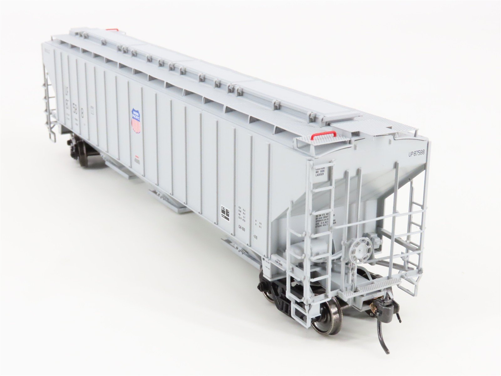 HO Scale InterMountain 45371-20 UP Union Pacific 3-Bay Covered Hopper 87588 RTR