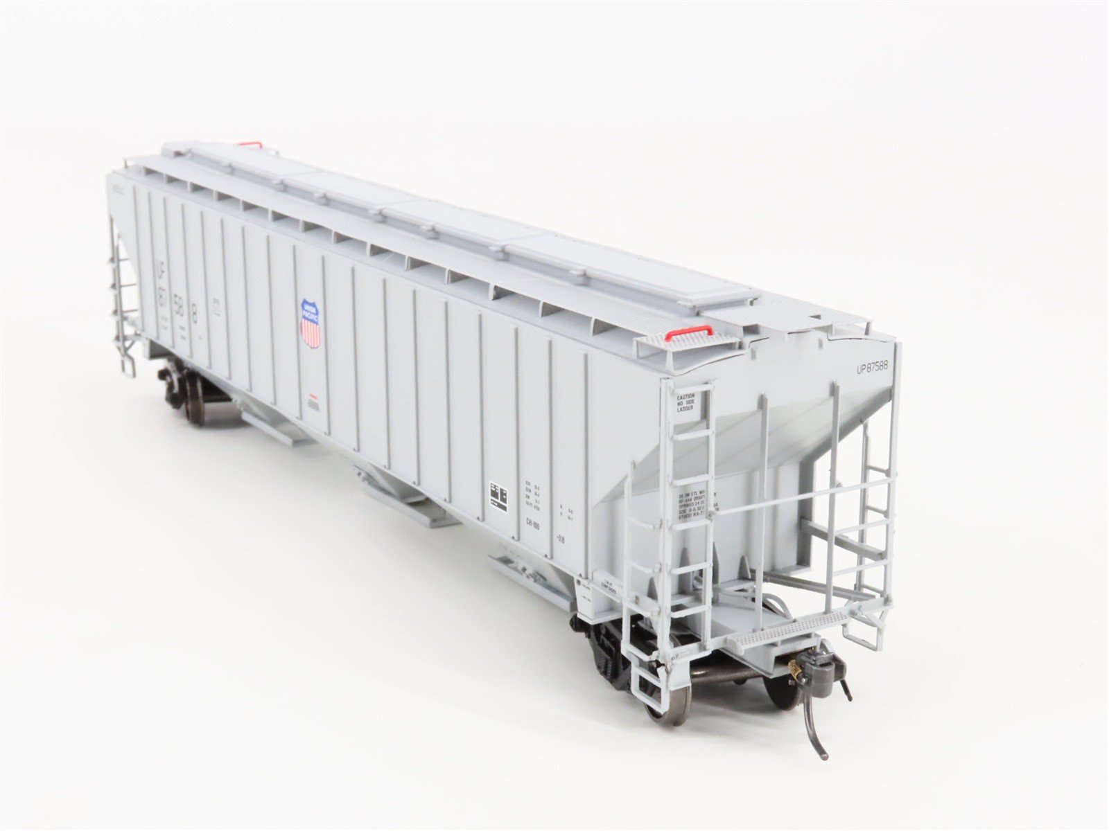 HO Scale InterMountain 45371-20 UP Union Pacific 3-Bay Covered Hopper 87588 RTR