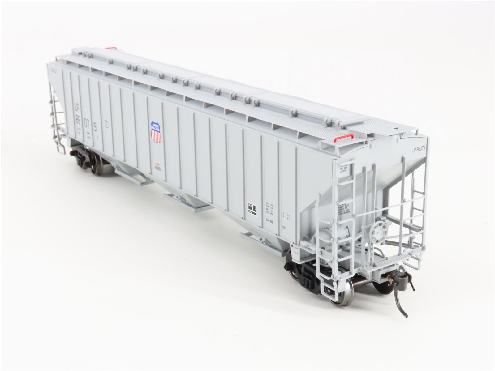 HO Scale InterMountain 45371-22 UP Union Pacific 3-Bay Covered Hopper 88079 RTR