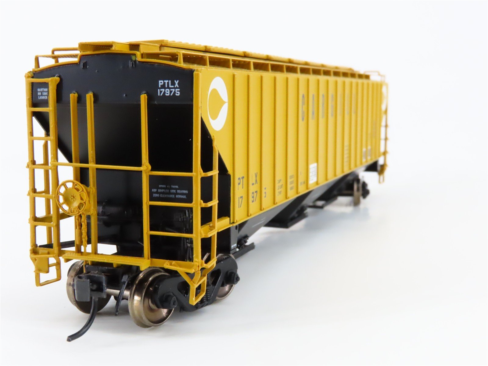 HO Scale InterMountain 45376-03 PTLX Cargill 3-Bay Covered Hopper 17975 RTR