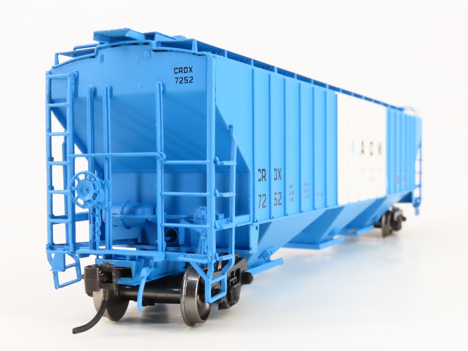 HO Scale InterMountain 45374-04 CRDX ADM 3-Bay Covered Hopper 7252 RTR