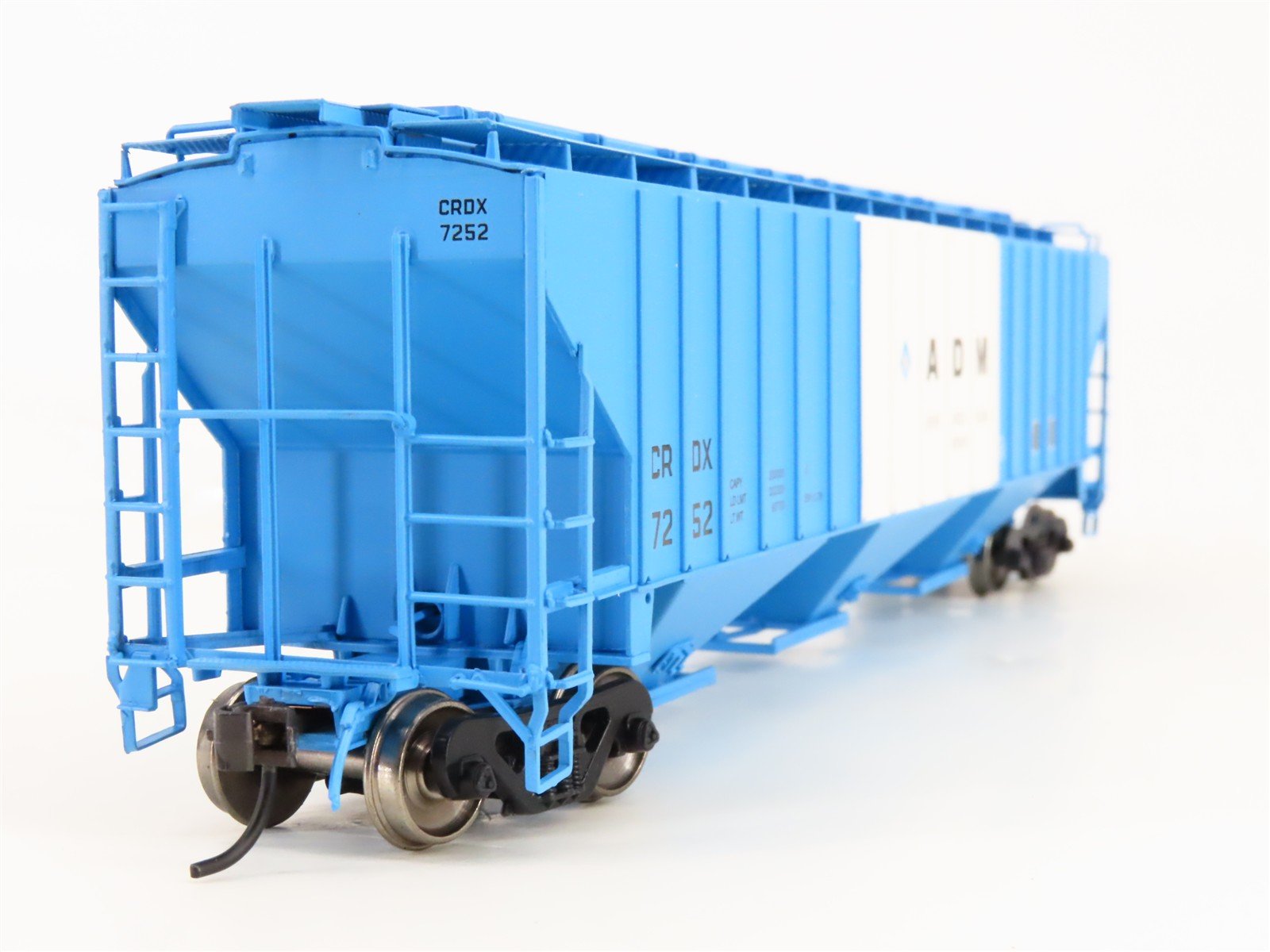 HO Scale InterMountain 45374-04 CRDX ADM 3-Bay Covered Hopper 7252 RTR