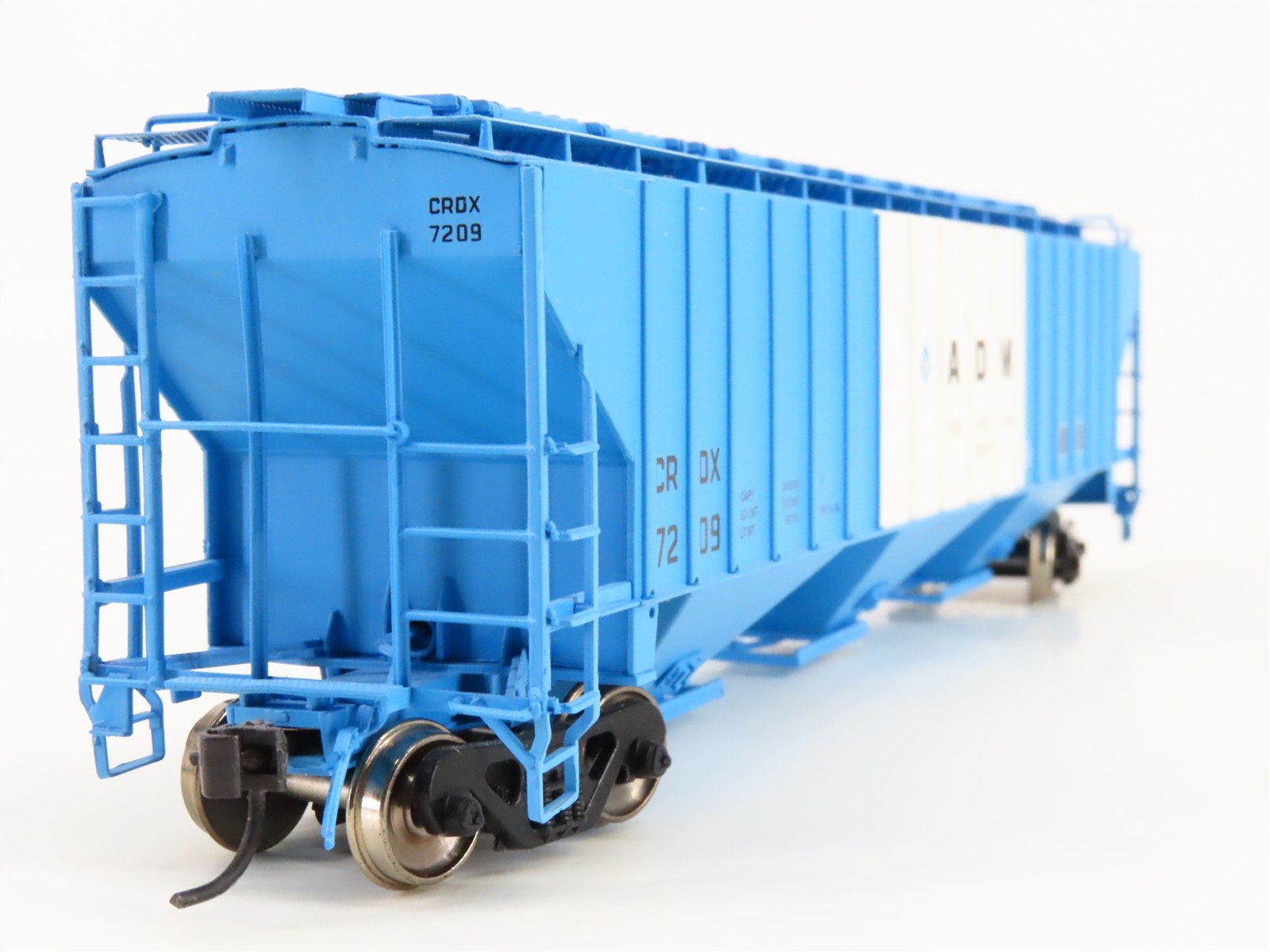 HO Scale InterMountain 45374-01 Archer Daniels Midland 3-Bay Covered Hopper RTR