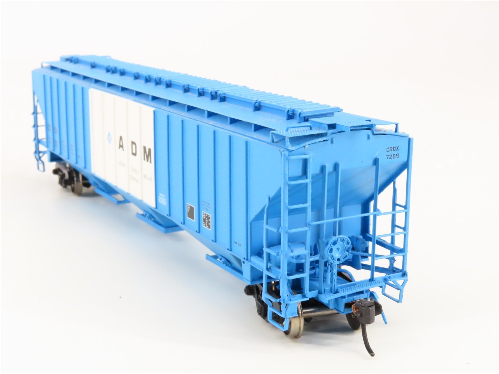 HO Scale InterMountain 45374-01 Archer Daniels Midland 3-Bay Covered Hopper RTR