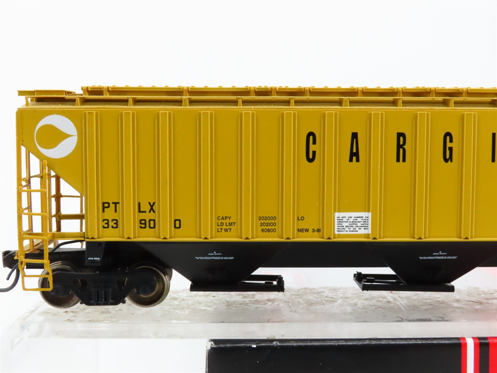 HO Scale InterMountain 45376-05 PTLX Cargill 3-Bay Covered Hopper 33900 RTR