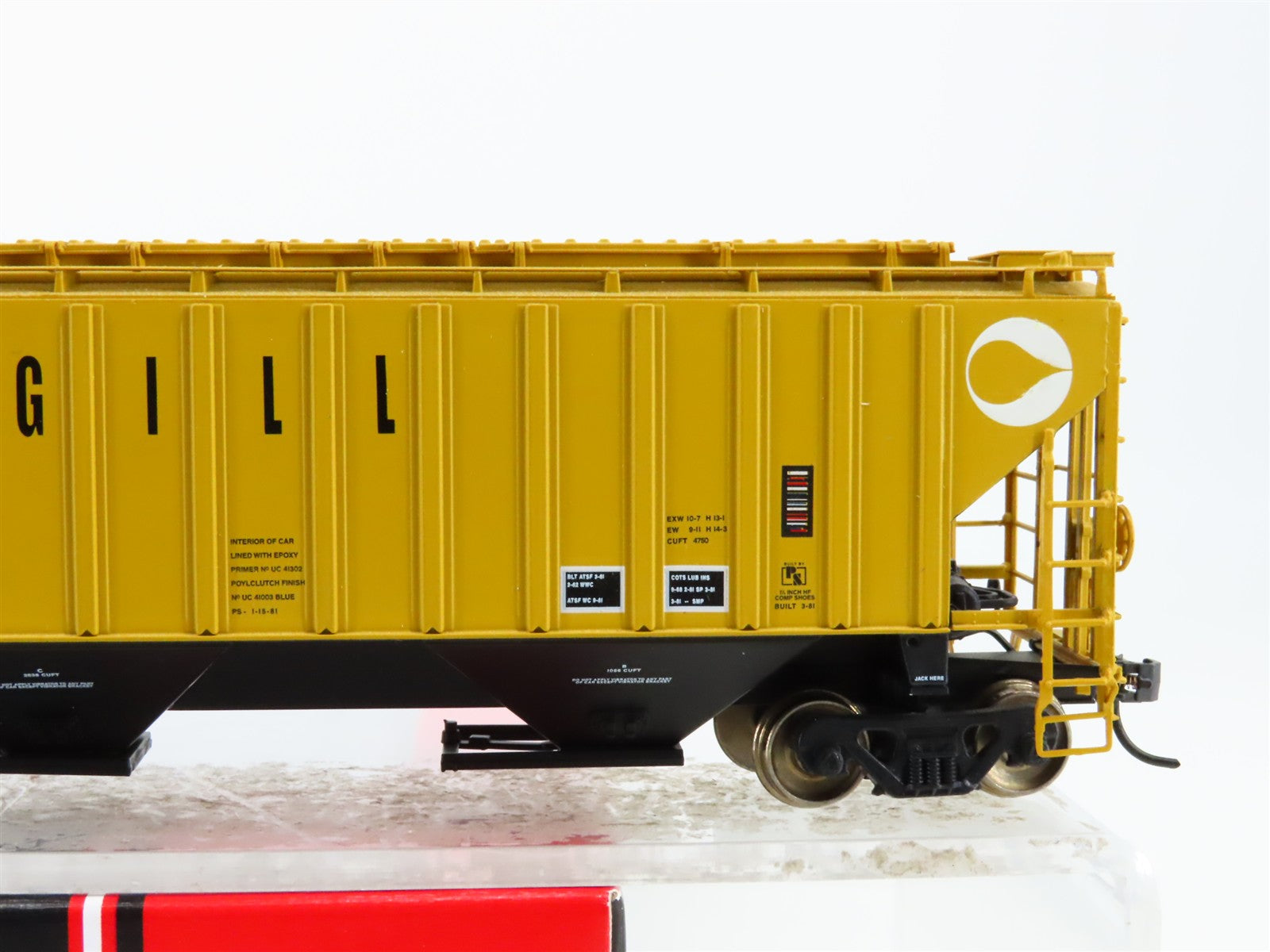 HO Scale InterMountain 45376-05 PTLX Cargill 3-Bay Covered Hopper 33900 RTR