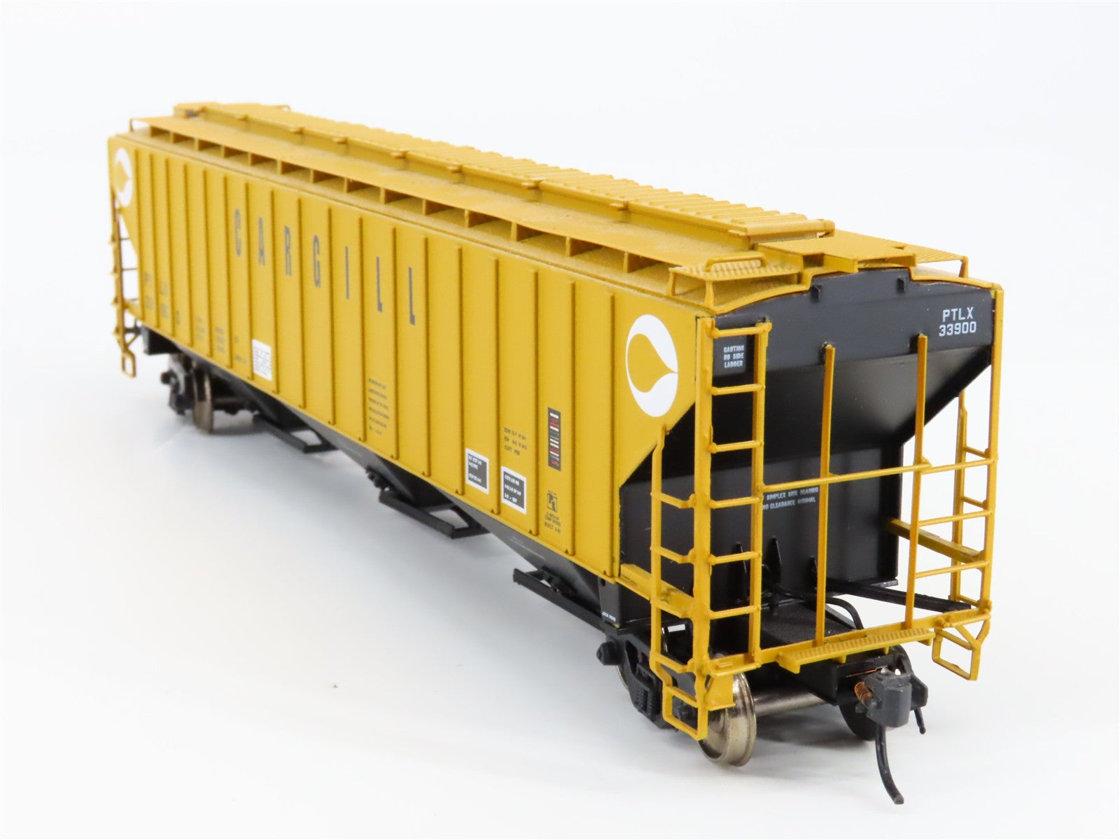 HO Scale InterMountain 45376-05 PTLX Cargill 3-Bay Covered Hopper 33900 RTR
