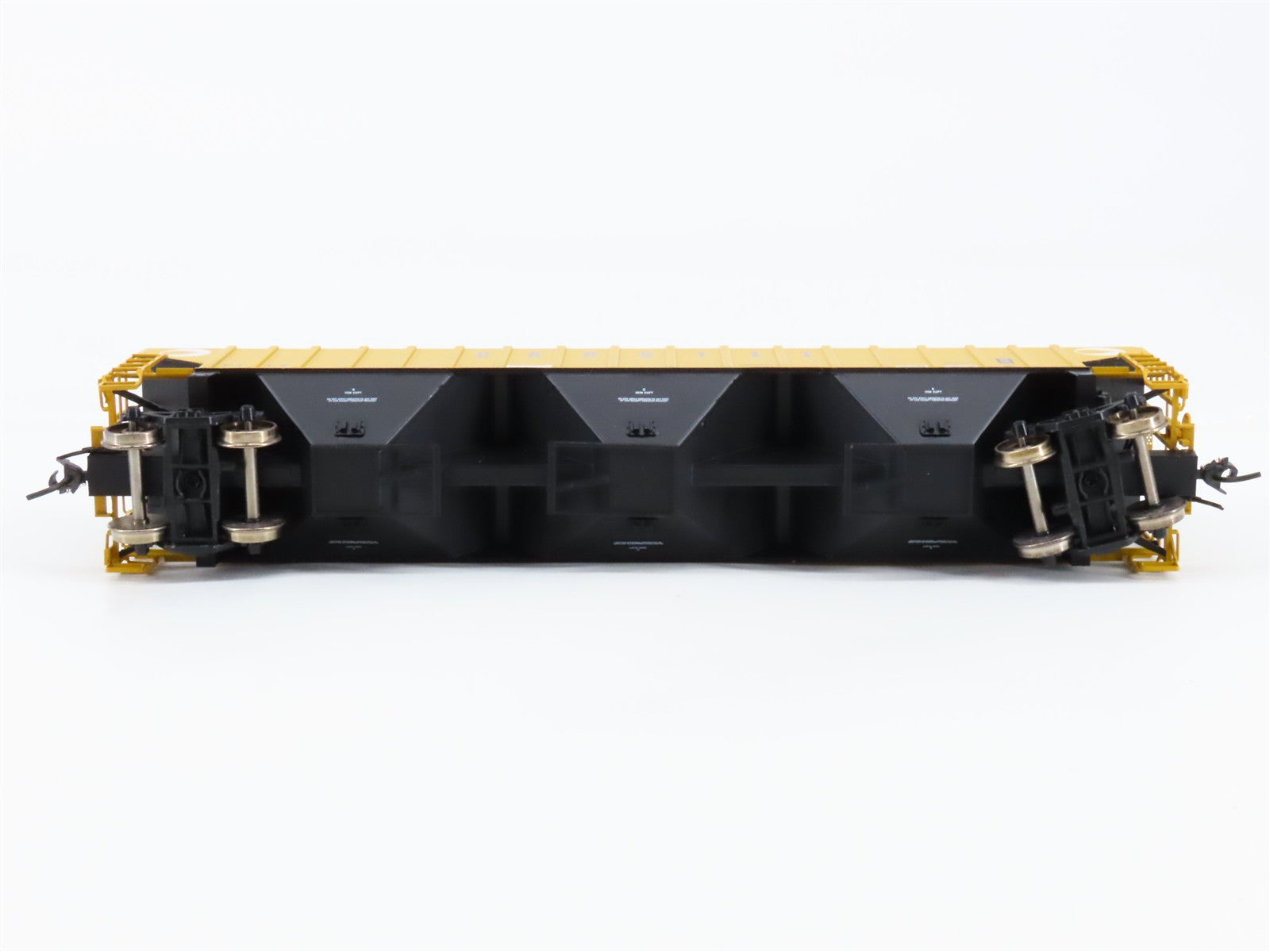 HO Scale InterMountain 45376-05 PTLX Cargill 3-Bay Covered Hopper 33900 RTR
