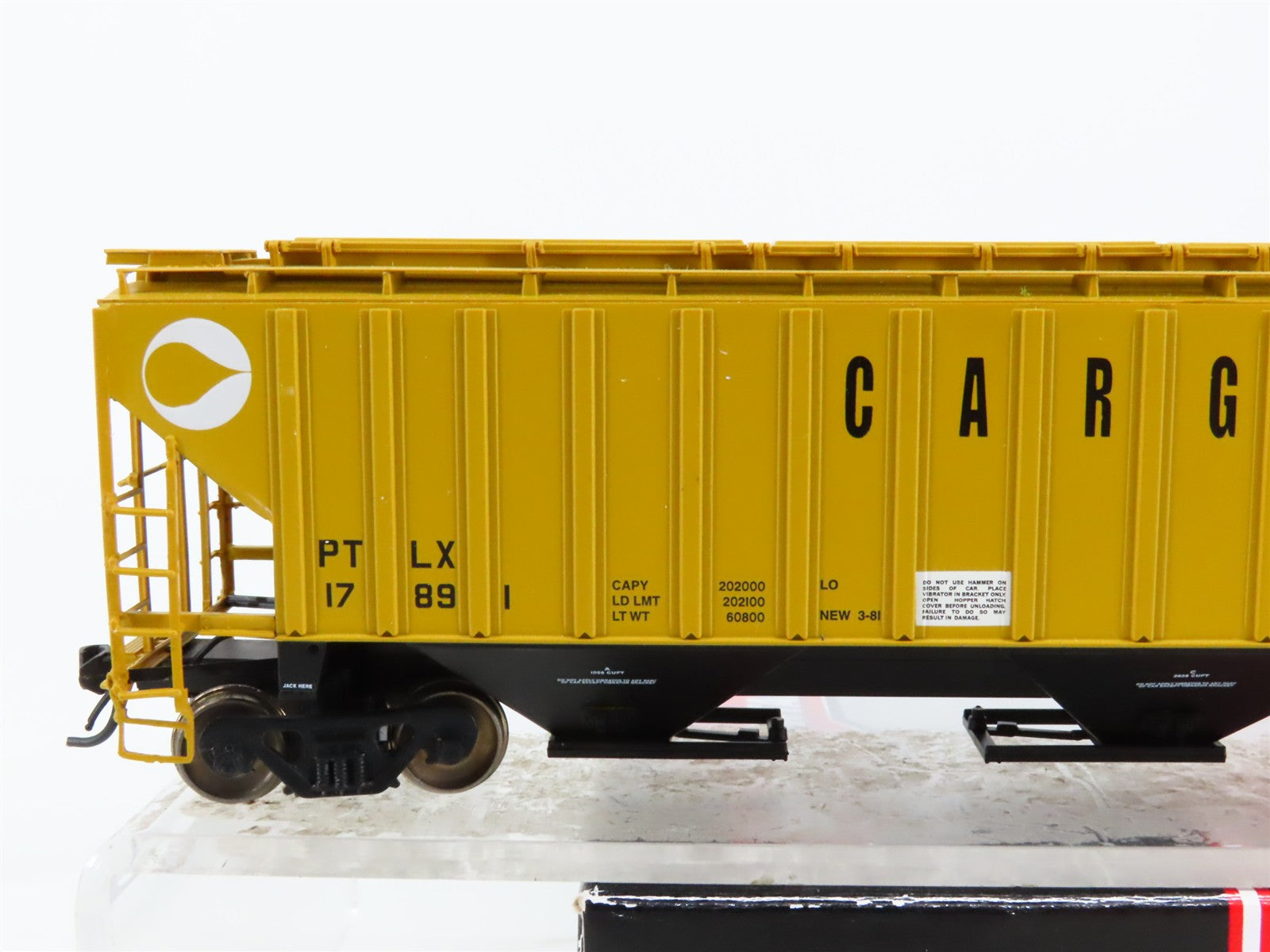HO Scale InterMountain 45376-02 PTLX Cargill 3-Bay Covered Hopper 17891 RTR