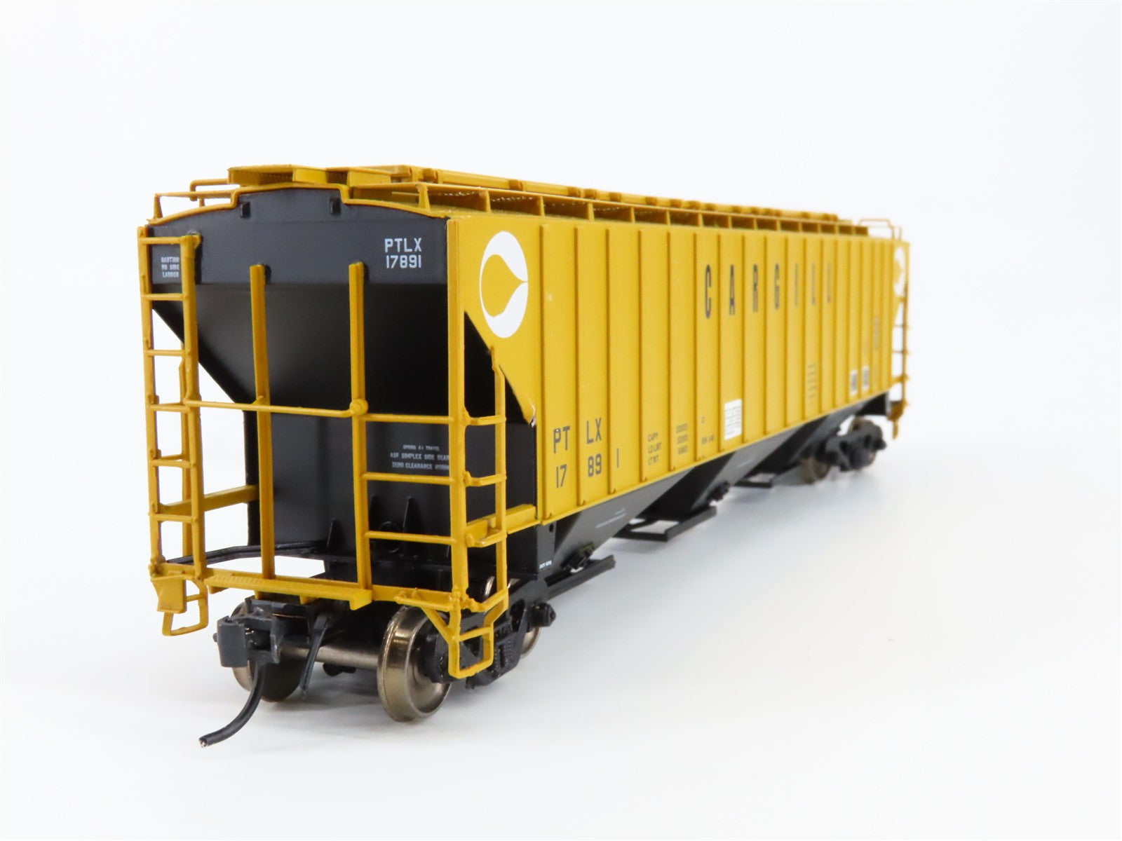 HO Scale InterMountain 45376-02 PTLX Cargill 3-Bay Covered Hopper 17891 RTR