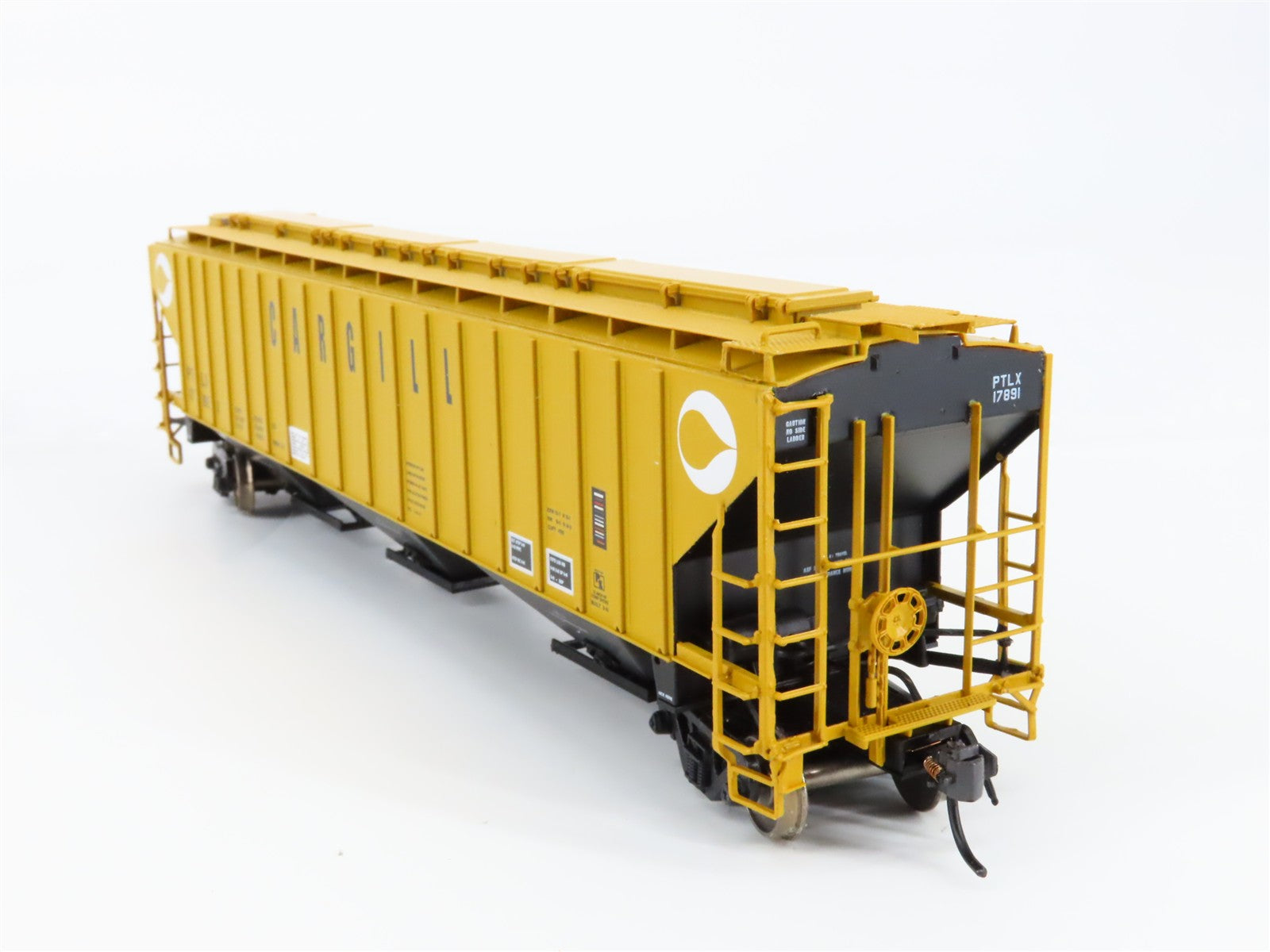 HO Scale InterMountain 45376-02 PTLX Cargill 3-Bay Covered Hopper 17891 RTR
