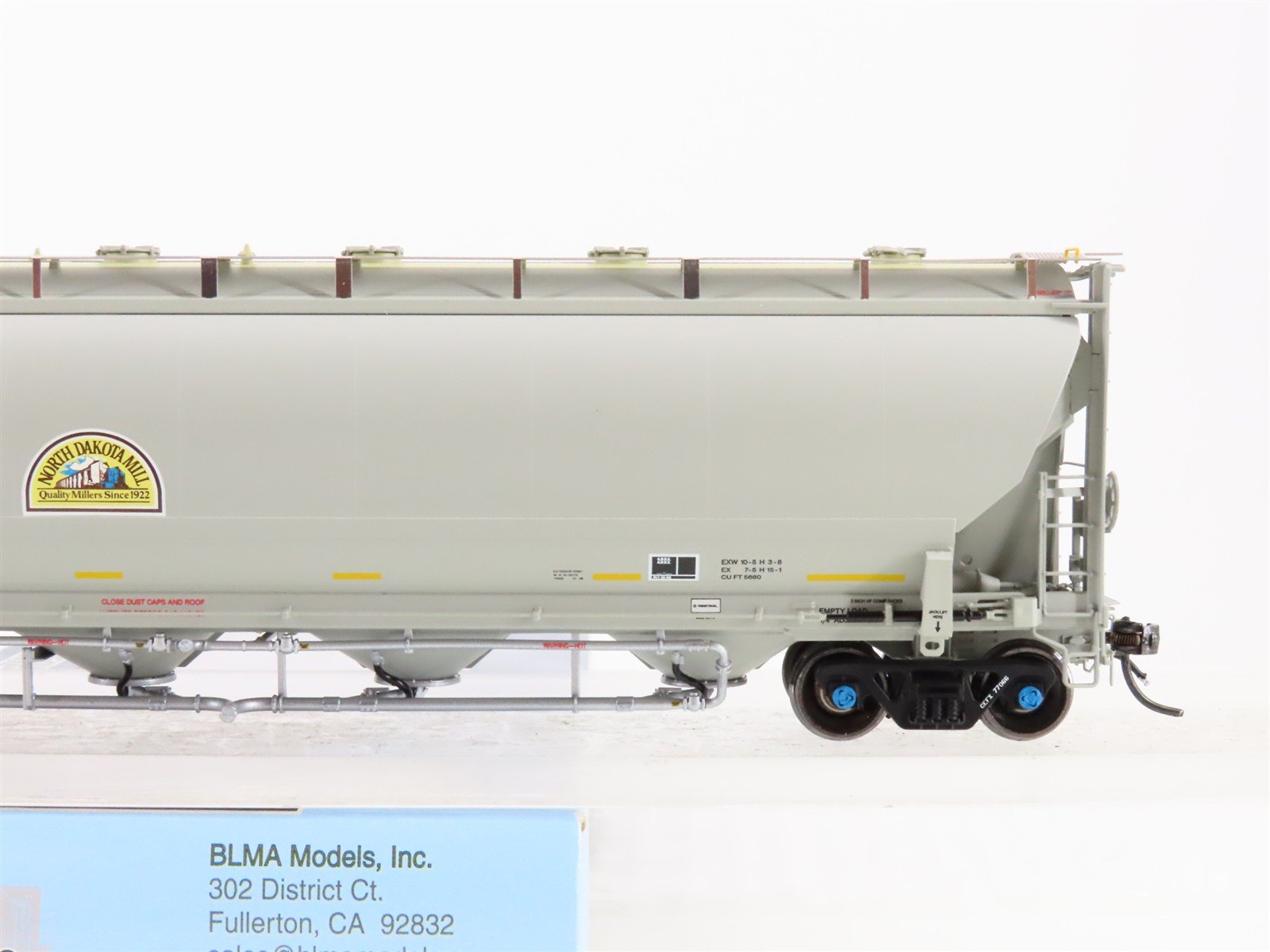 HO Scale BLMA Models 54013 North Dakota Mill Trinity 5660 PD Covered Hopper RTR