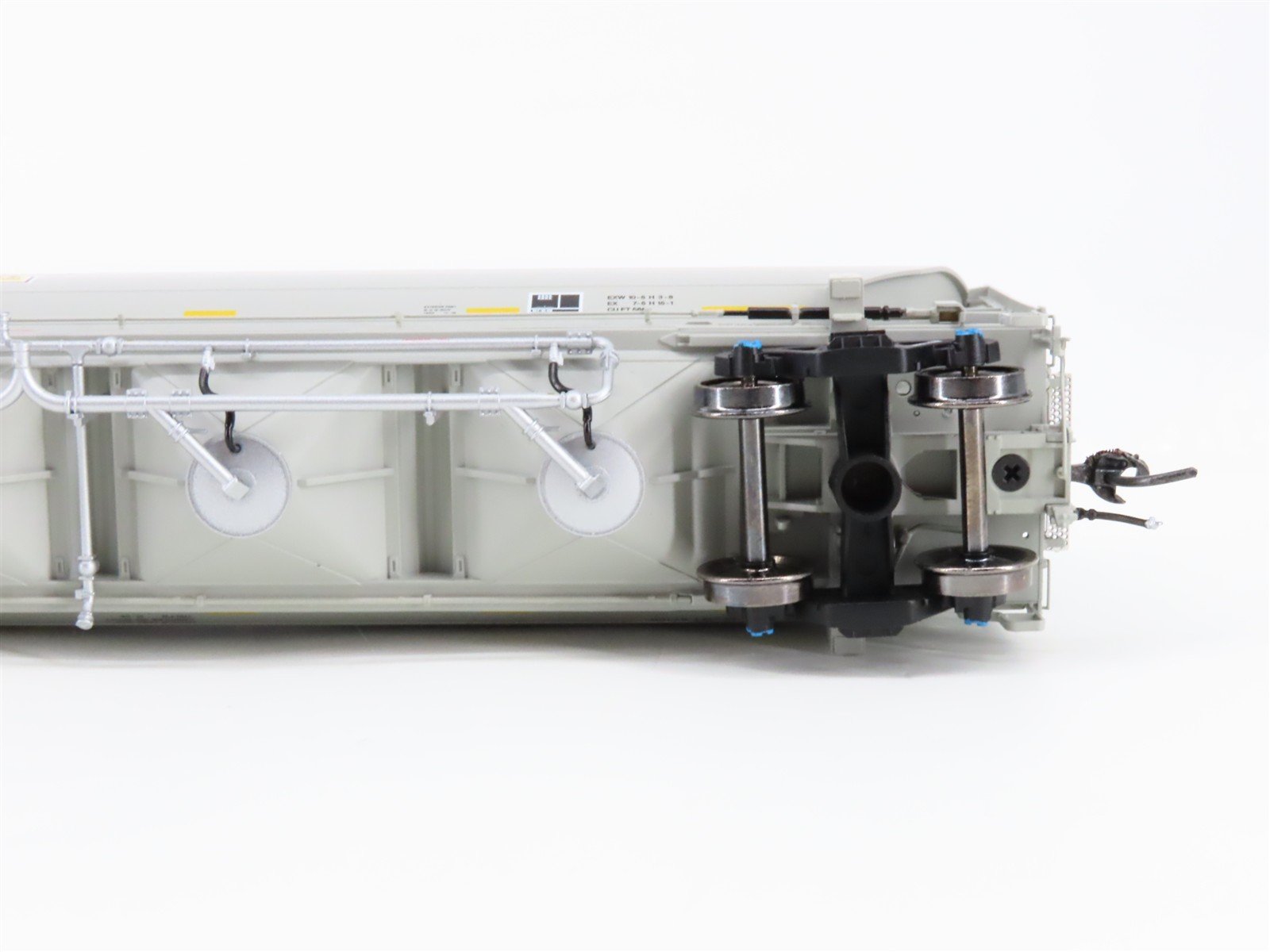 HO Scale BLMA Models 54013 North Dakota Mill Trinity 5660 PD Covered Hopper RTR