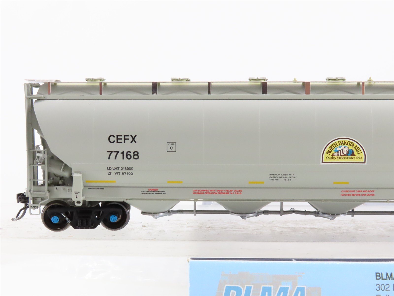 HO Scale BLMA Models 54015 North Dakota Mill Trinity 5660 Covered Hopper RTR