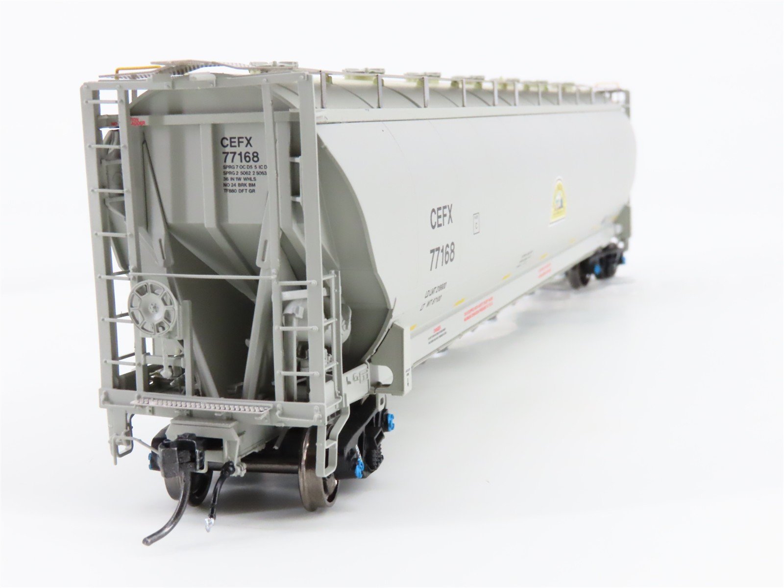 HO Scale BLMA Models 54015 North Dakota Mill Trinity 5660 Covered Hopper RTR