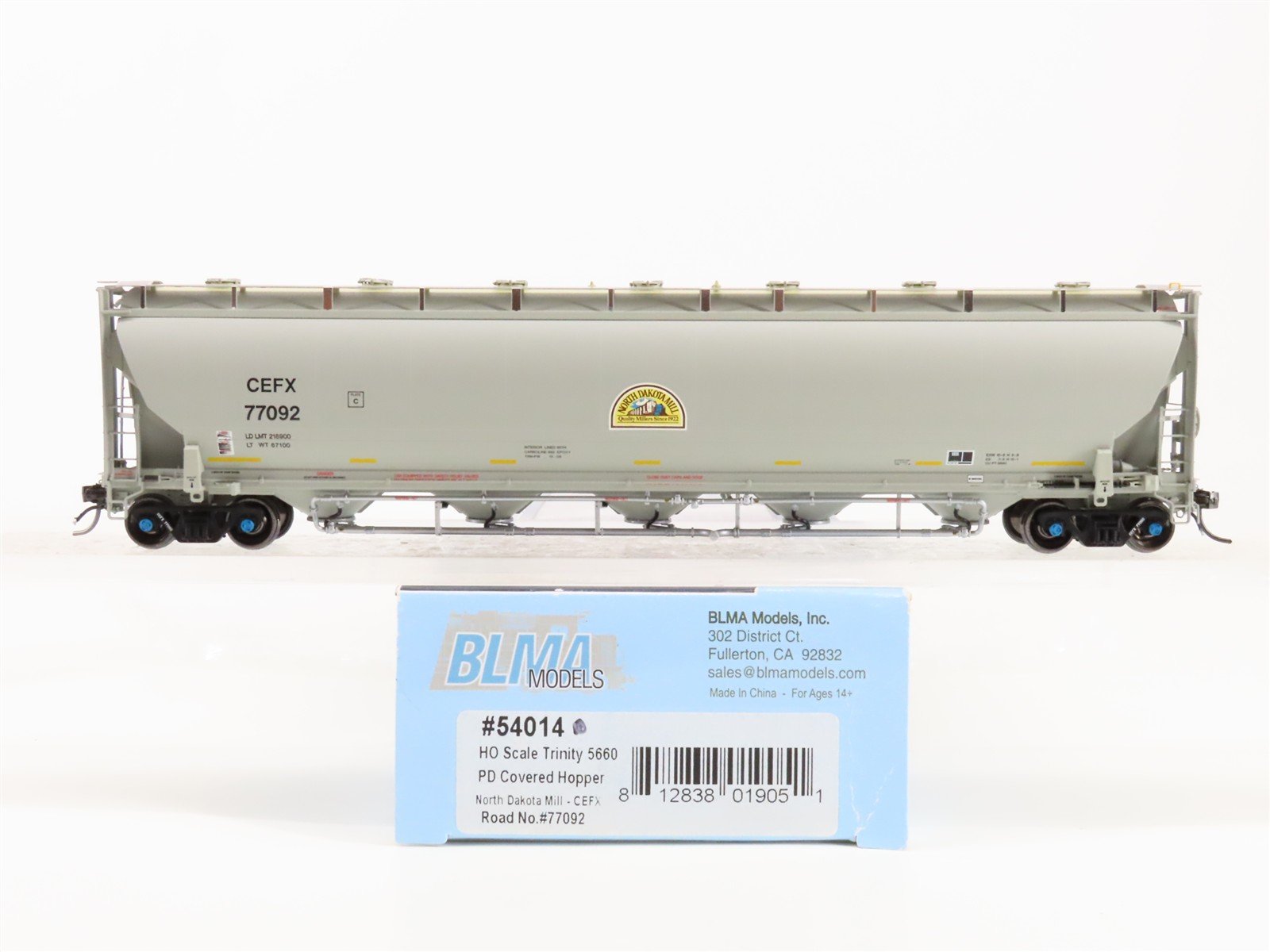 HO Scale BLMA Models 54014 CEFX North Dakota Mill - CEFX Hopper 77092 RTR