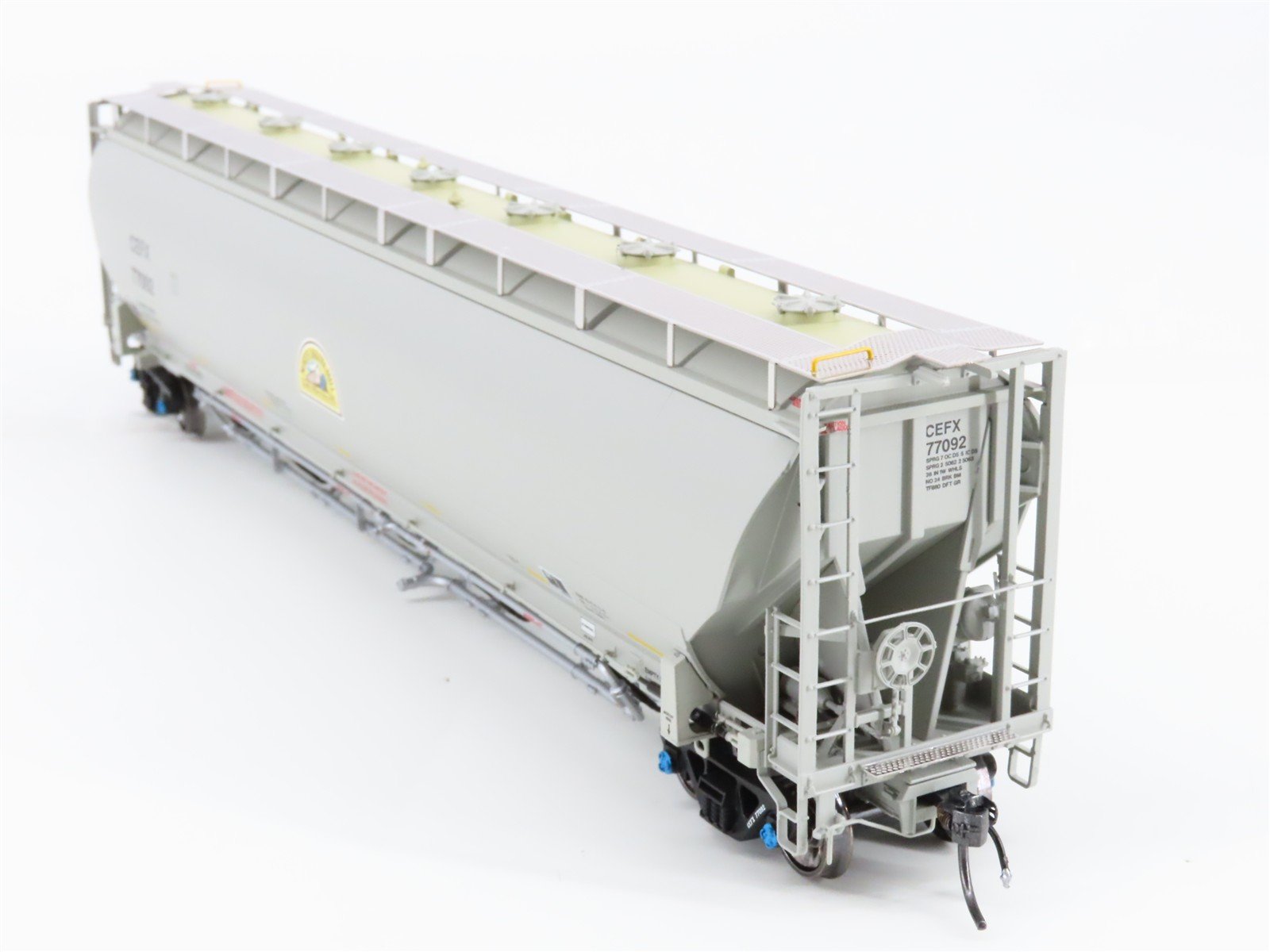HO Scale BLMA Models 54014 CEFX North Dakota Mill - CEFX Hopper 77092 RTR