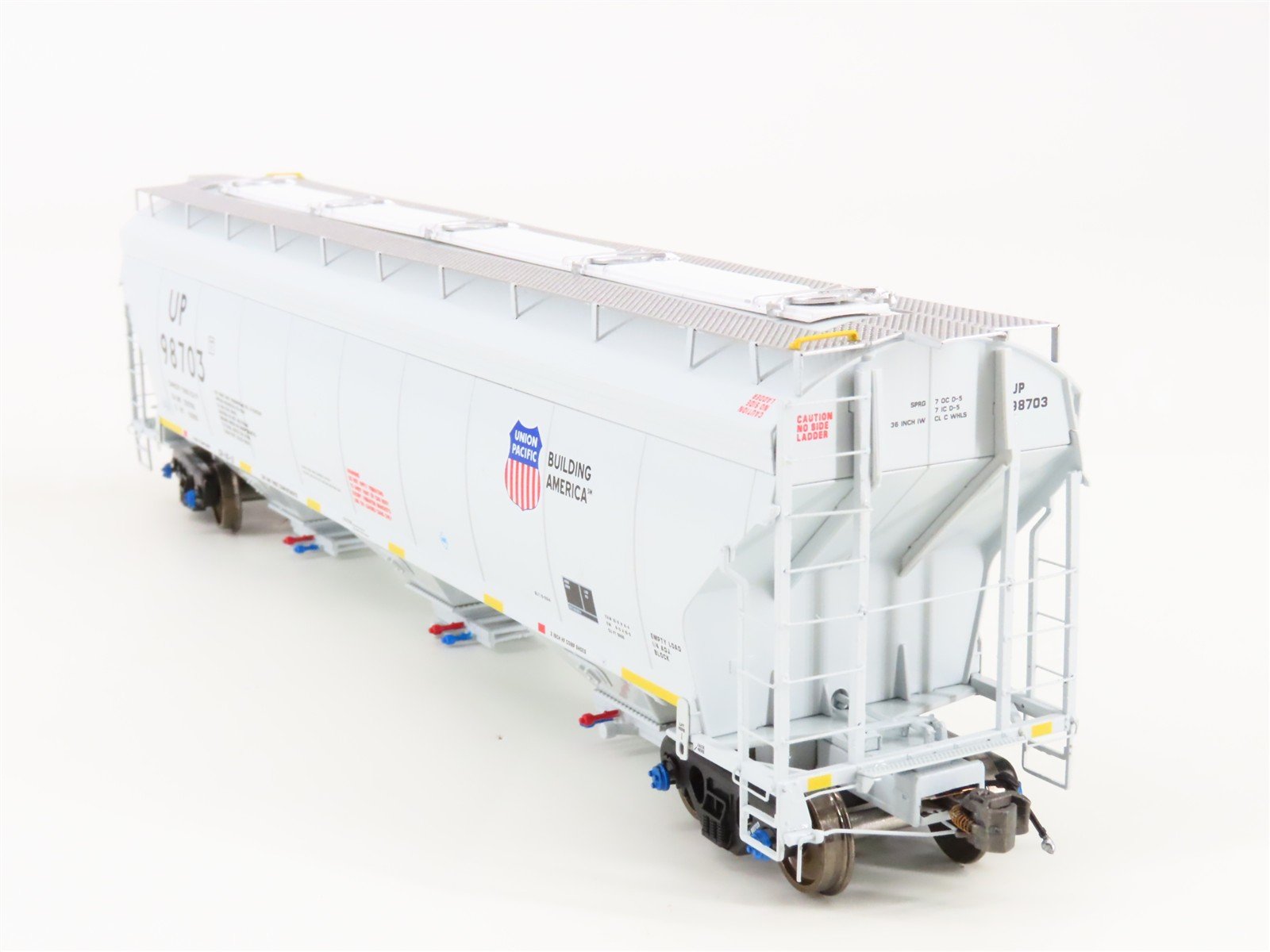HO Scale Class One Model Works FC00517 UP Union Pacific 3-Bay Covered Hopper RTR