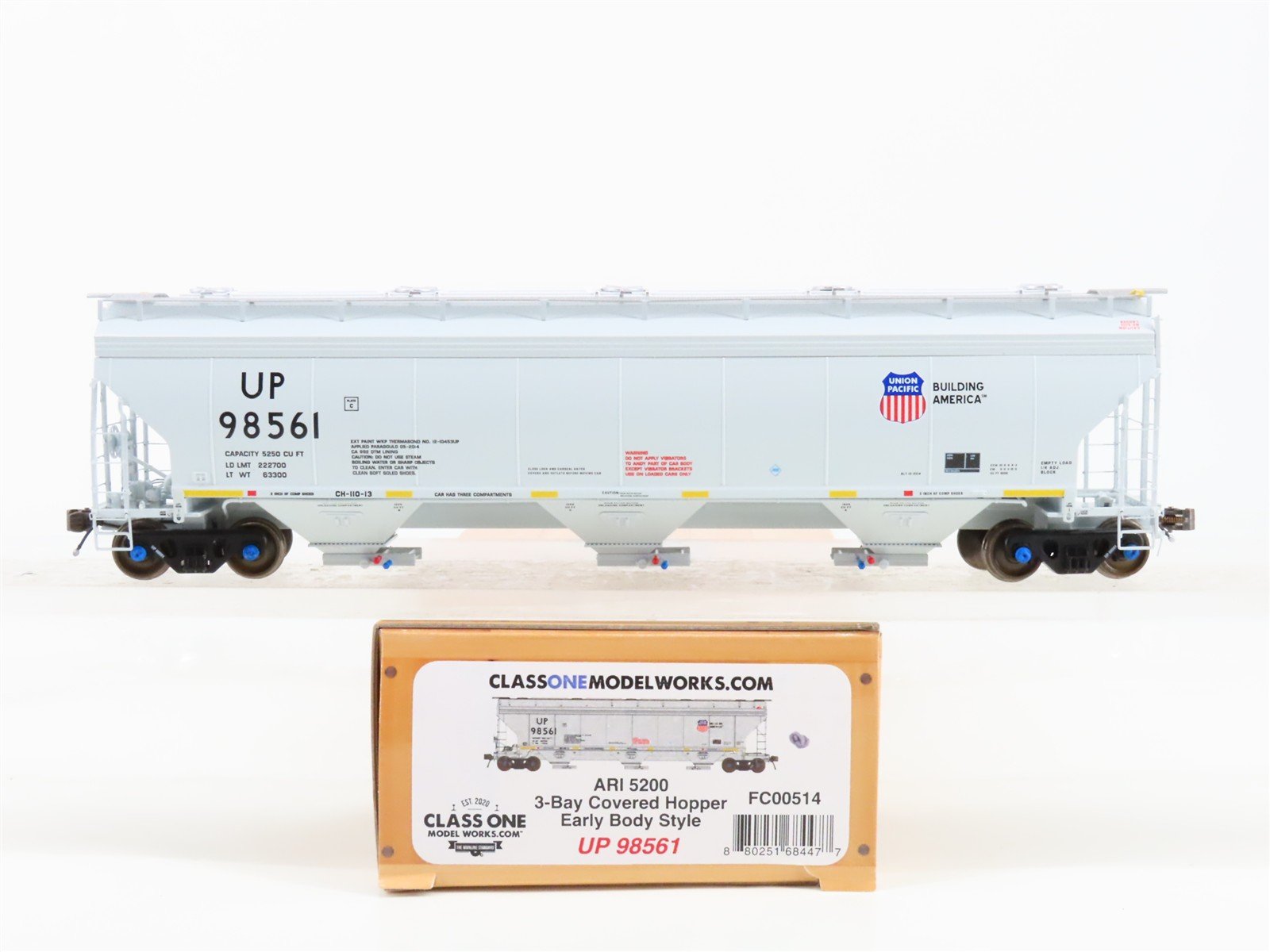 HO Scale Class One Model Works FC00514 UP Union Pacific 3-Bay Covered Hopper RTR