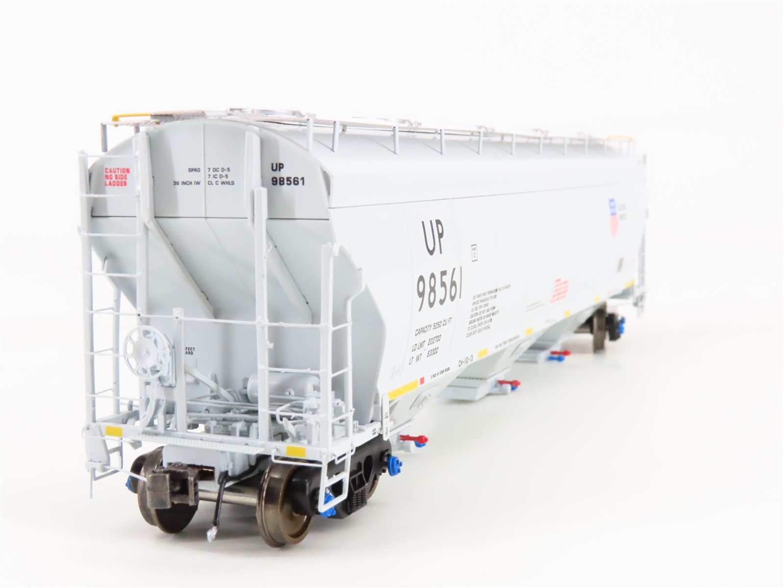HO Scale Class One Model Works FC00514 UP Union Pacific 3-Bay Covered Hopper RTR