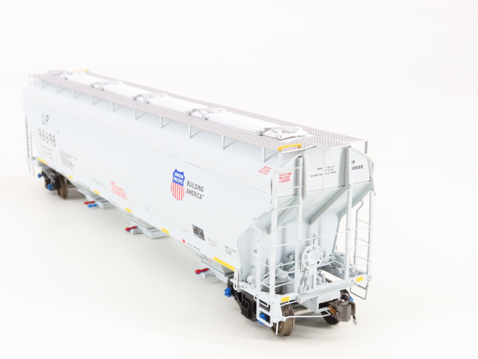 HO Scale Class One Model Works FC00516 UP Union Pacific 3-Bay Covered Hopper RTR
