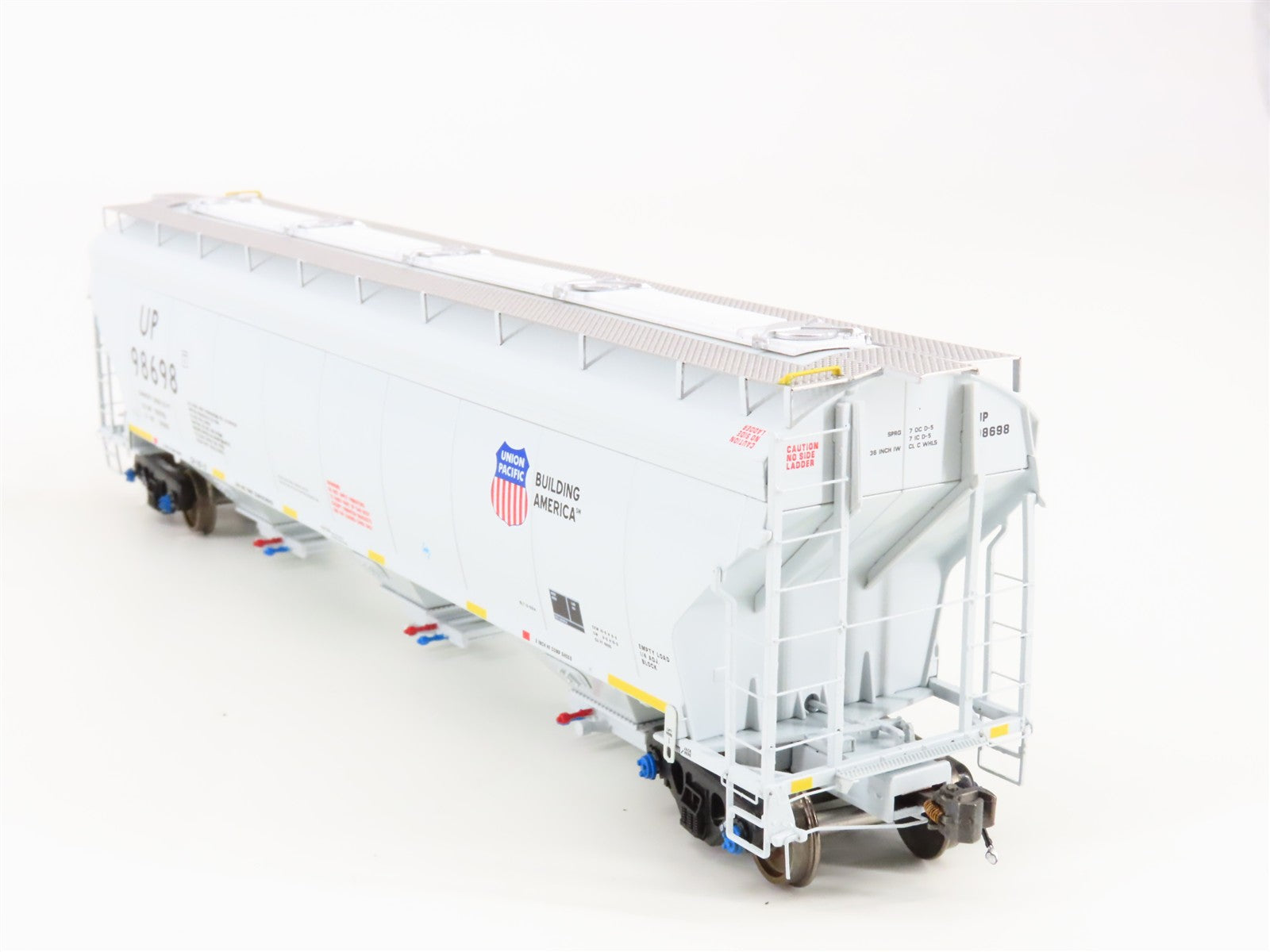 HO Scale Class One Model Works FC00516 UP Union Pacific 3-Bay Covered Hopper RTR