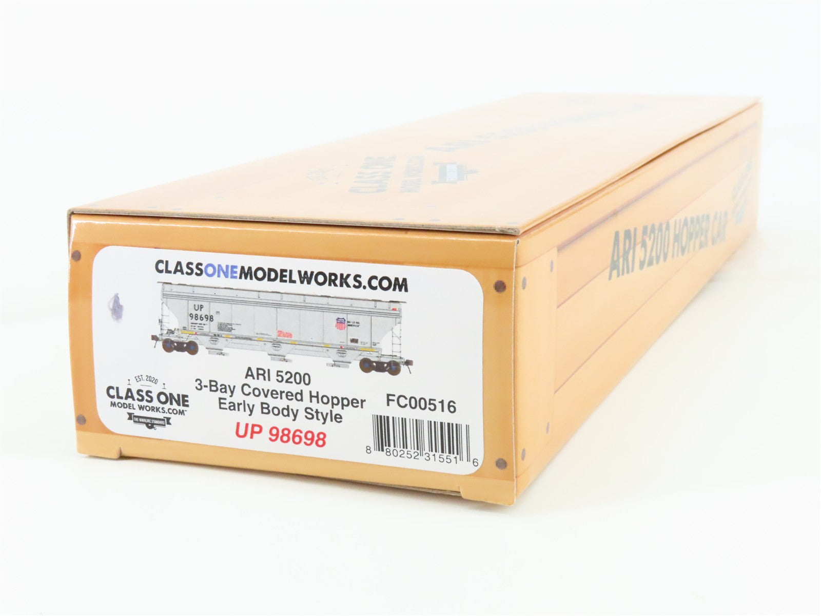 HO Scale Class One Model Works FC00516 UP Union Pacific 3-Bay Covered Hopper RTR