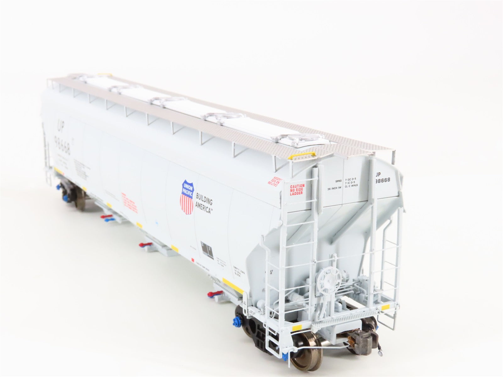 HO Scale Class One Model Works FC00515 UP Union Pacific 3-Bay Covered Hopper RTR
