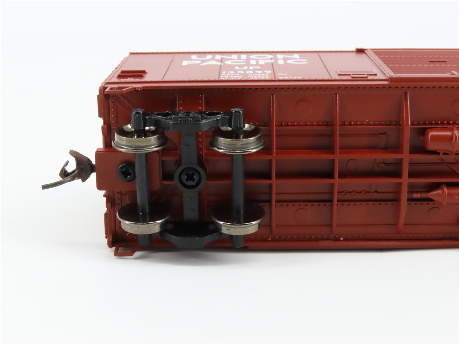 Athearn 70133 UP Union Pacific 40' Modernized Box Car 125899 RTR