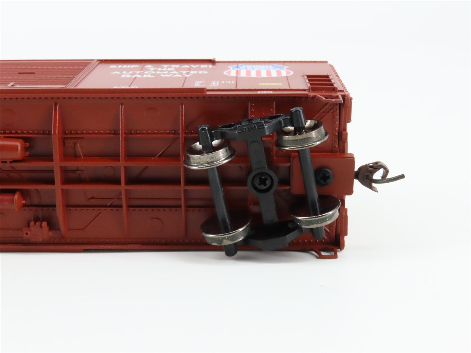 Athearn 70133 UP Union Pacific 40' Modernized Box Car 125899 RTR