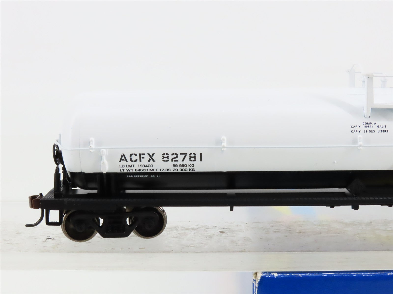 HO Scale Athearn 73766 ACFX 62' Tank Car 82781 RTR