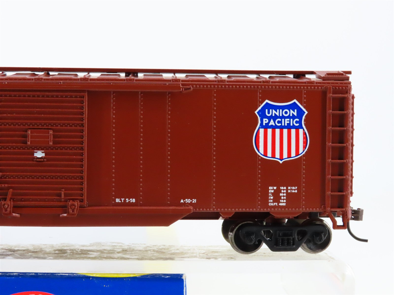 HO Scale Athearn 92443 UP Union Pacific 50' Double Door Box Car 506256 RTR