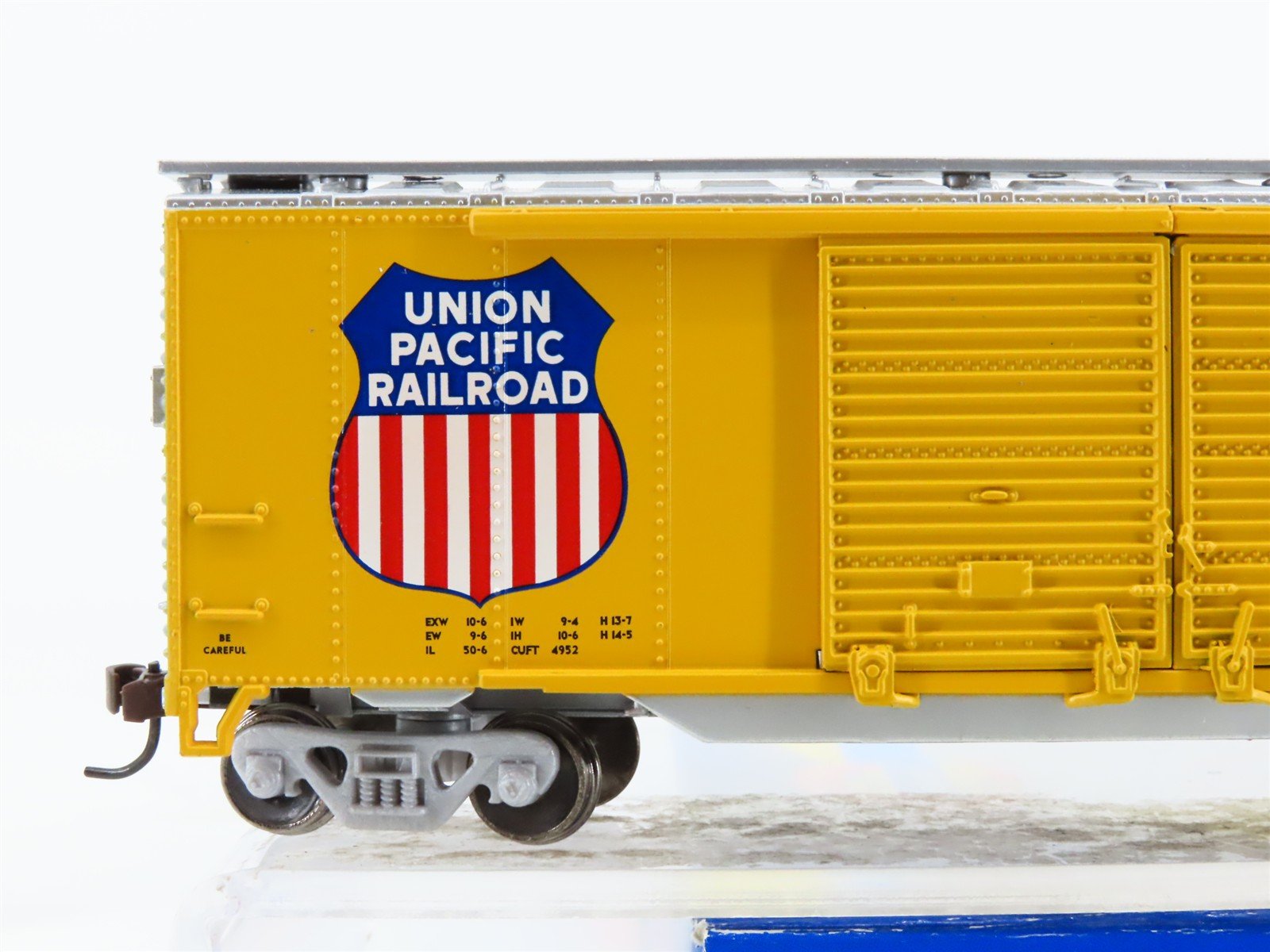 HO Scale Athearn 92445 UP Union Pacific 50' Double Door Box Car 160308 RTR