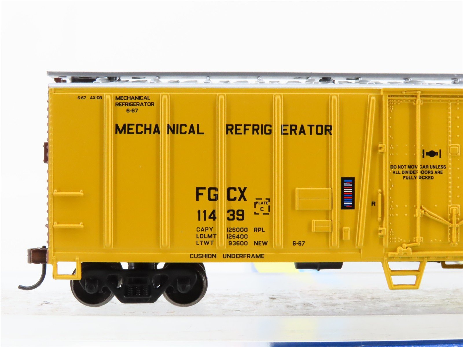 HO Scale Athearn 7572 FGCX Fruit Growers Express 50' 50' Mechanical Reefer RTR