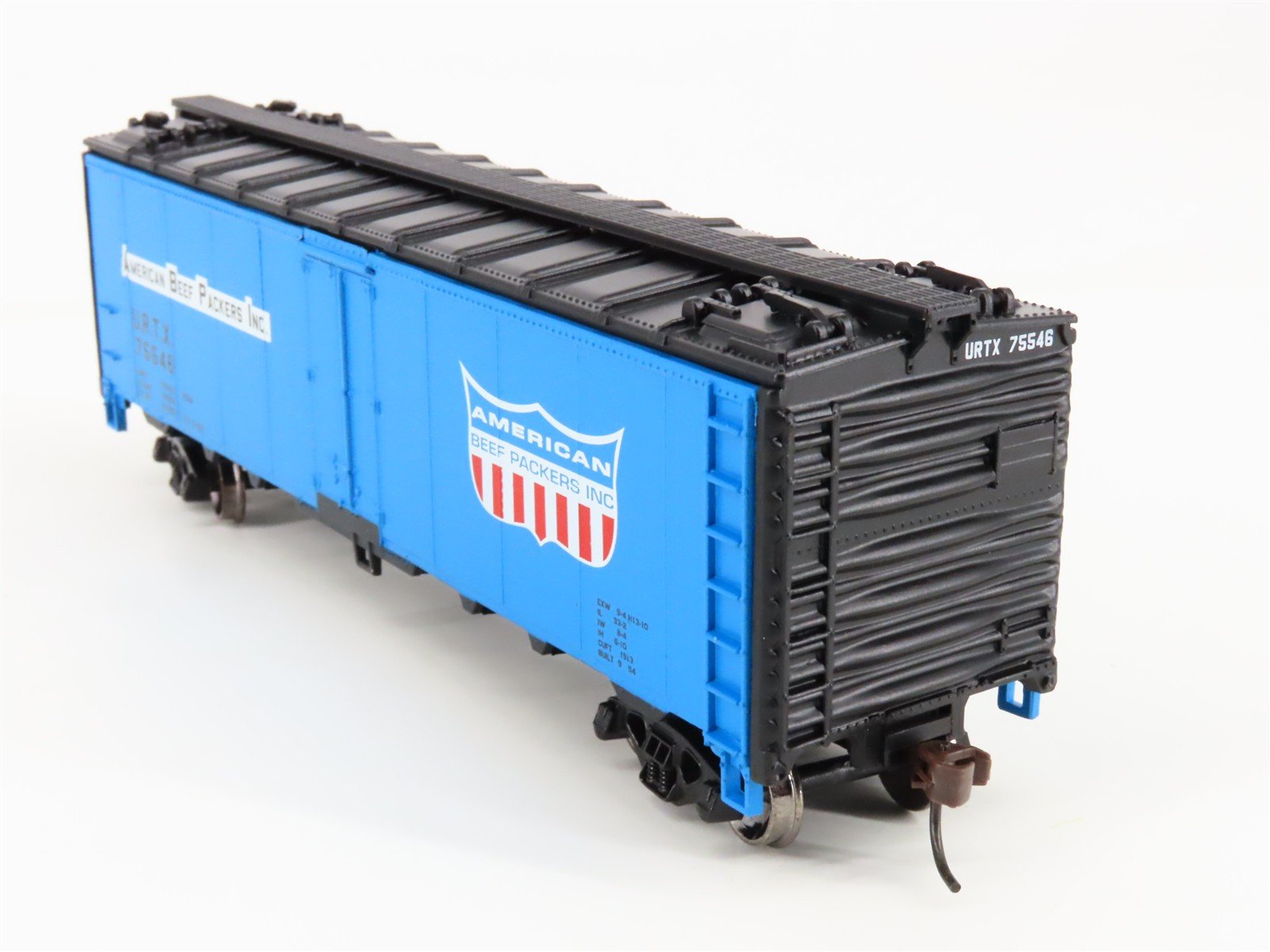 HO Scale Athearn 71314 URTX American Beef Packers Inc. 40' Steel Reefer RTR