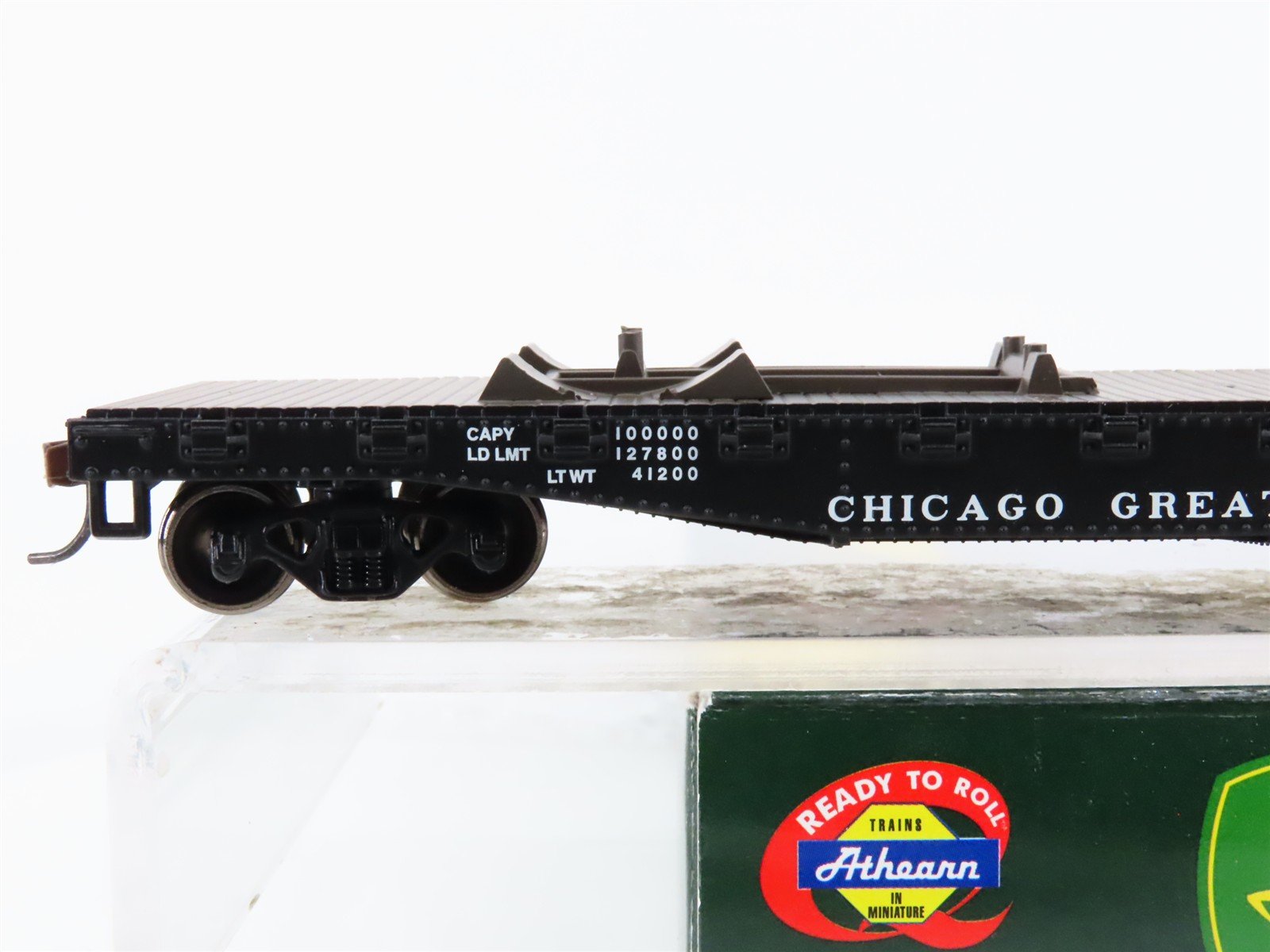 HO Scale Athearn 81266 CGW Chicago Great Western 50' Flat Car 3767 RTR