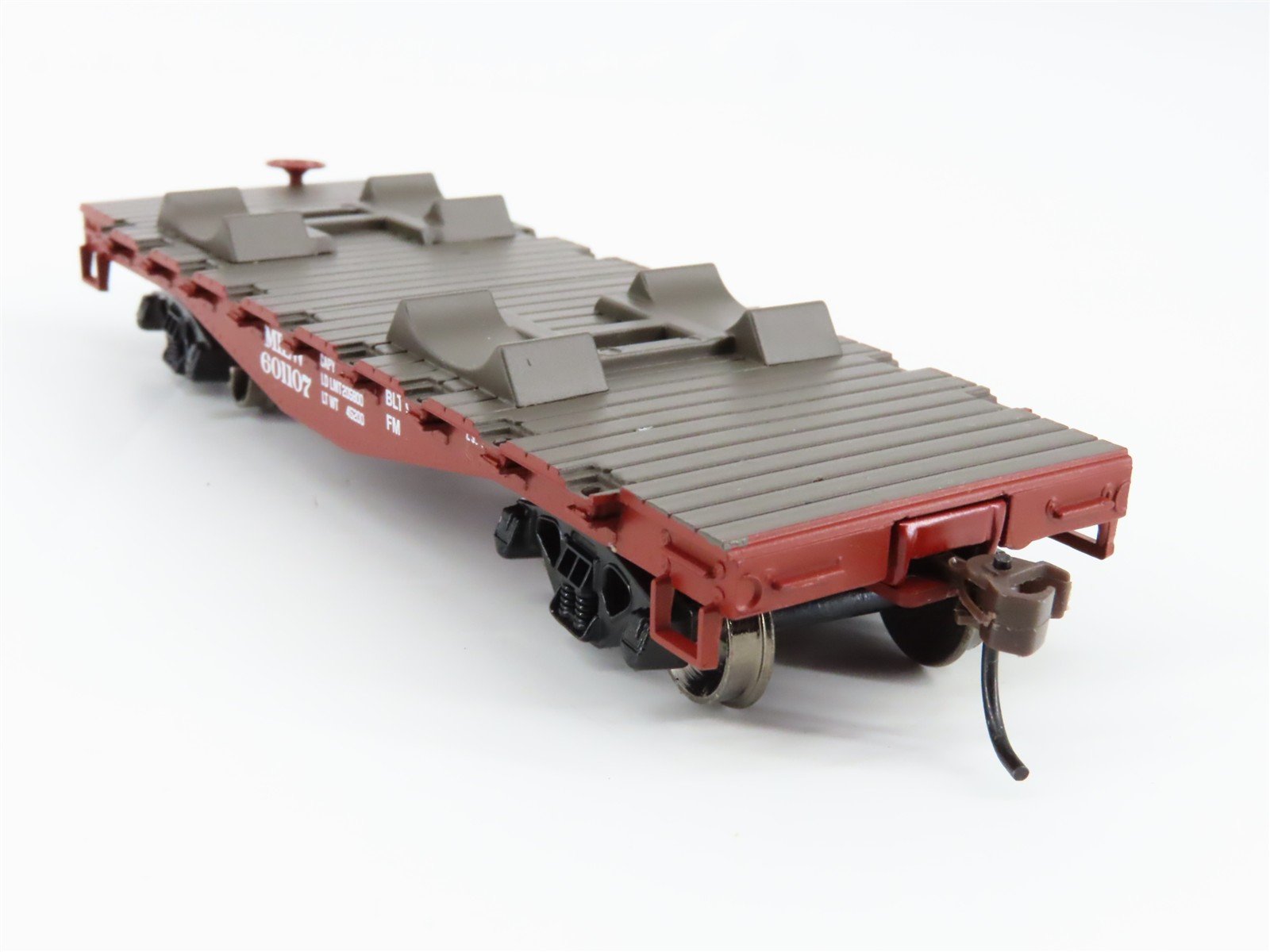 Roundhouse 81257 MILW Milwaukee Road 30' Flat Car 601107 RTR