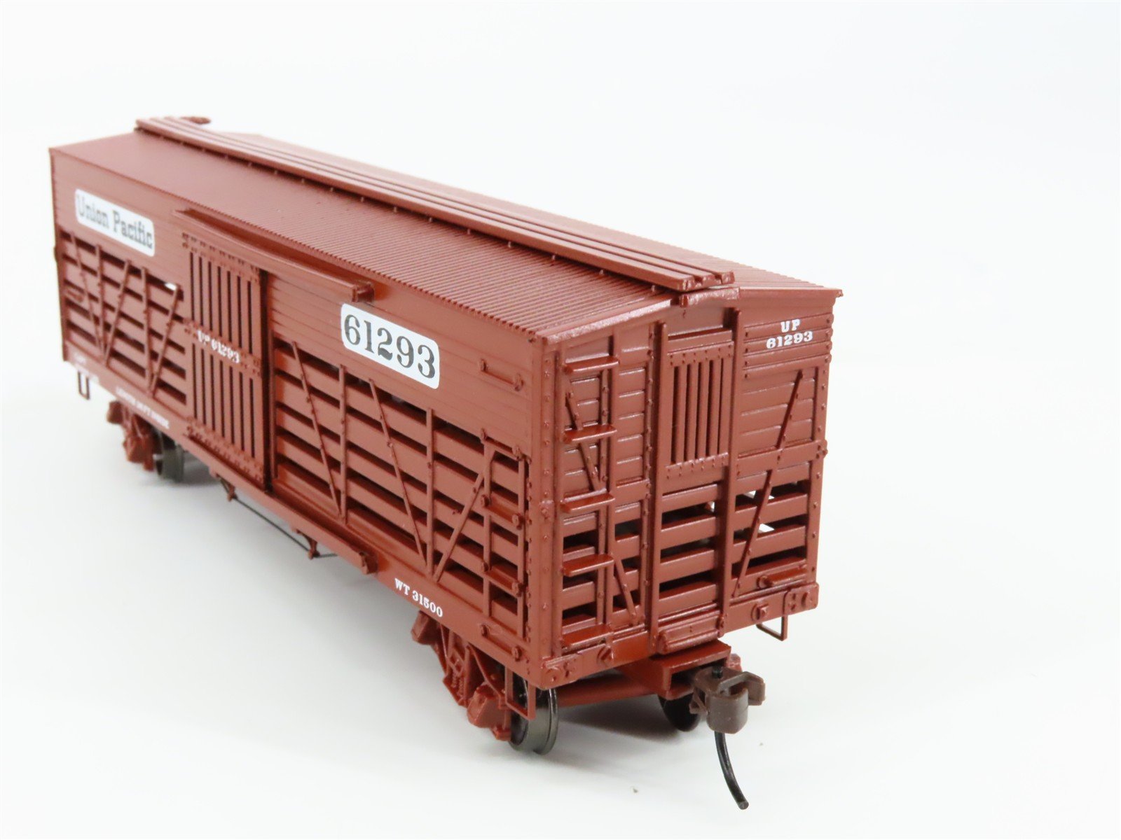 HO Scale Roundhouse 84224 UP Union Pacific 36' Stock/Cattle Car 61293 RTR
