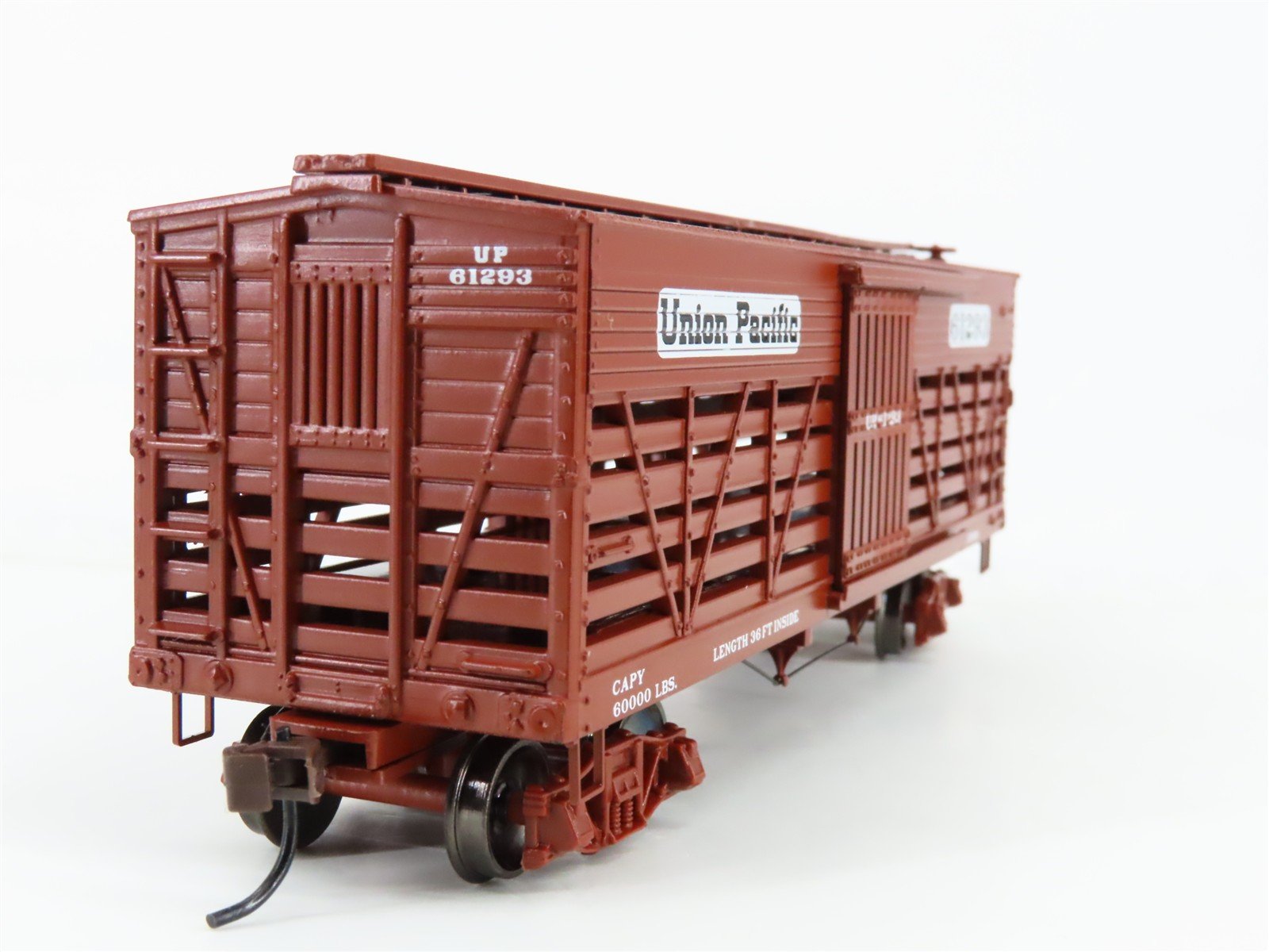 HO Scale Roundhouse 84224 UP Union Pacific 36' Stock/Cattle Car 61293 RTR