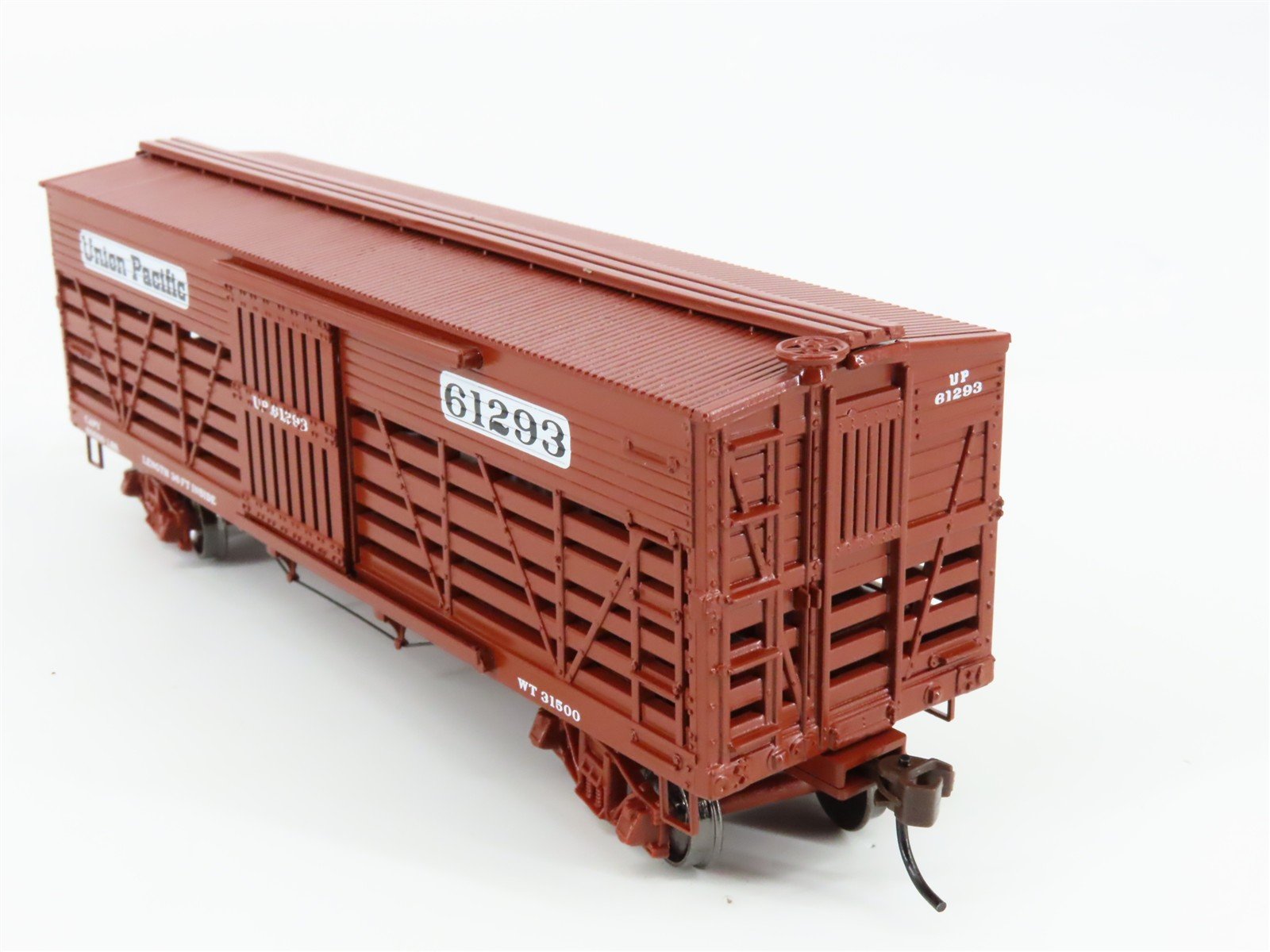 HO Scale Roundhouse 84224 UP Union Pacific 36' Stock/Cattle Car 61293 RTR