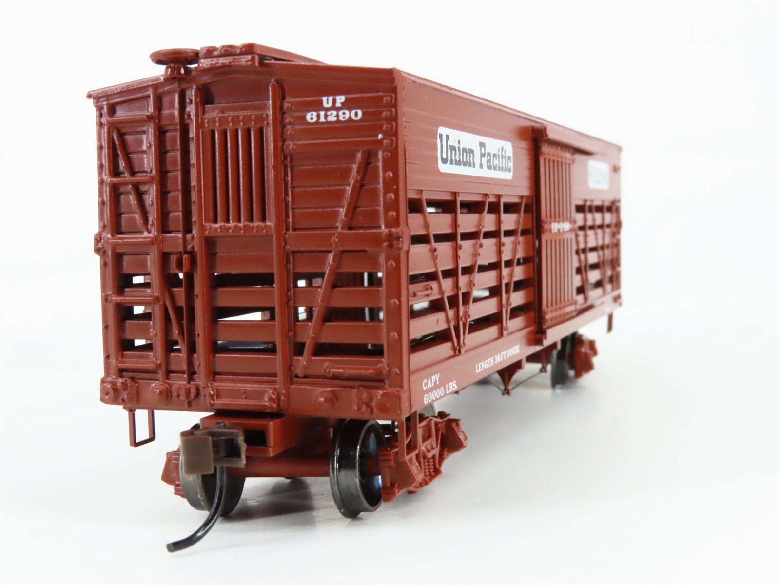 Roundhouse 84223 UP Union Pacific 36' Stock/Cattle Car 61290 RTR