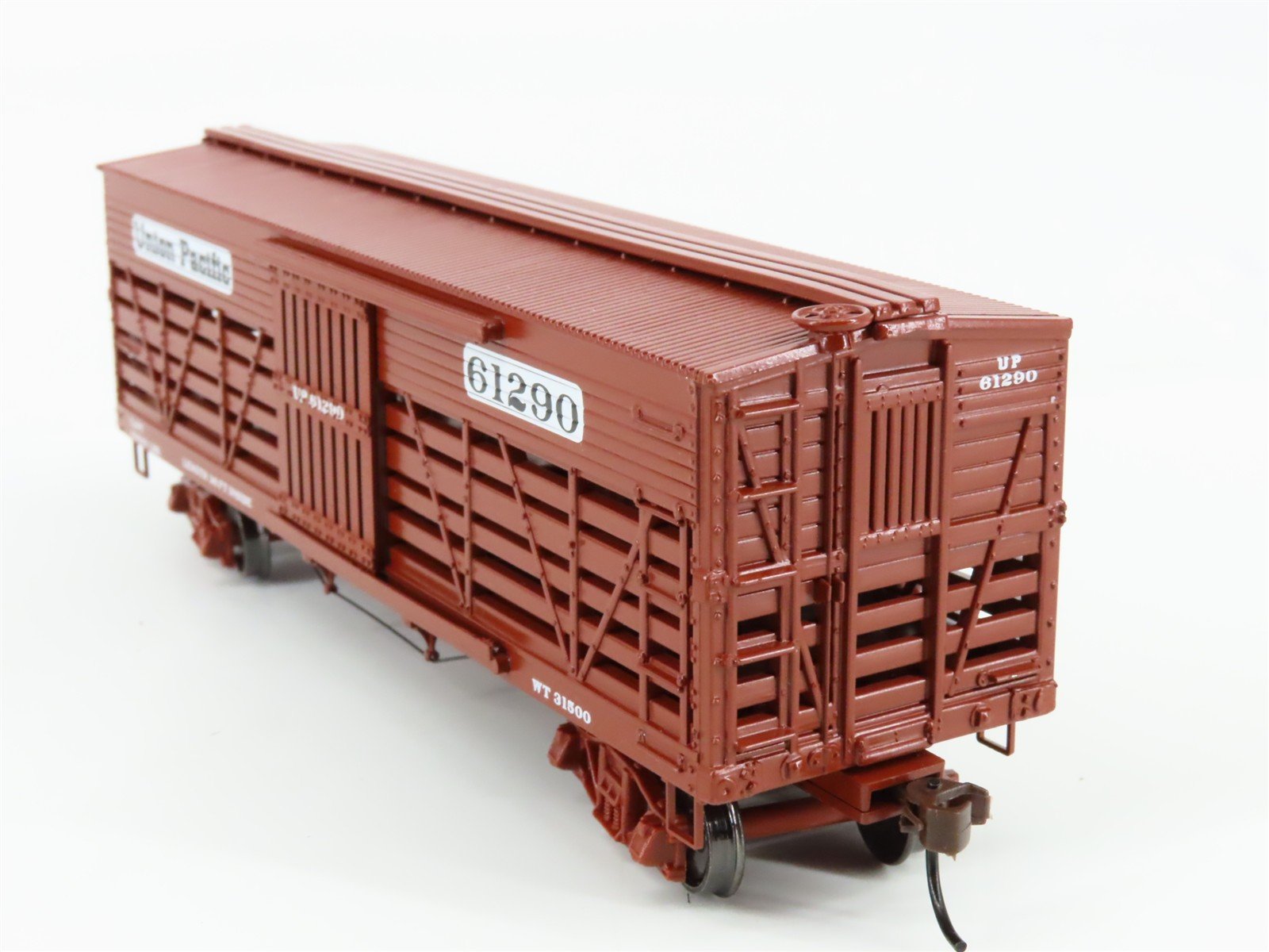 Roundhouse 84223 UP Union Pacific 36' Stock/Cattle Car 61290 RTR