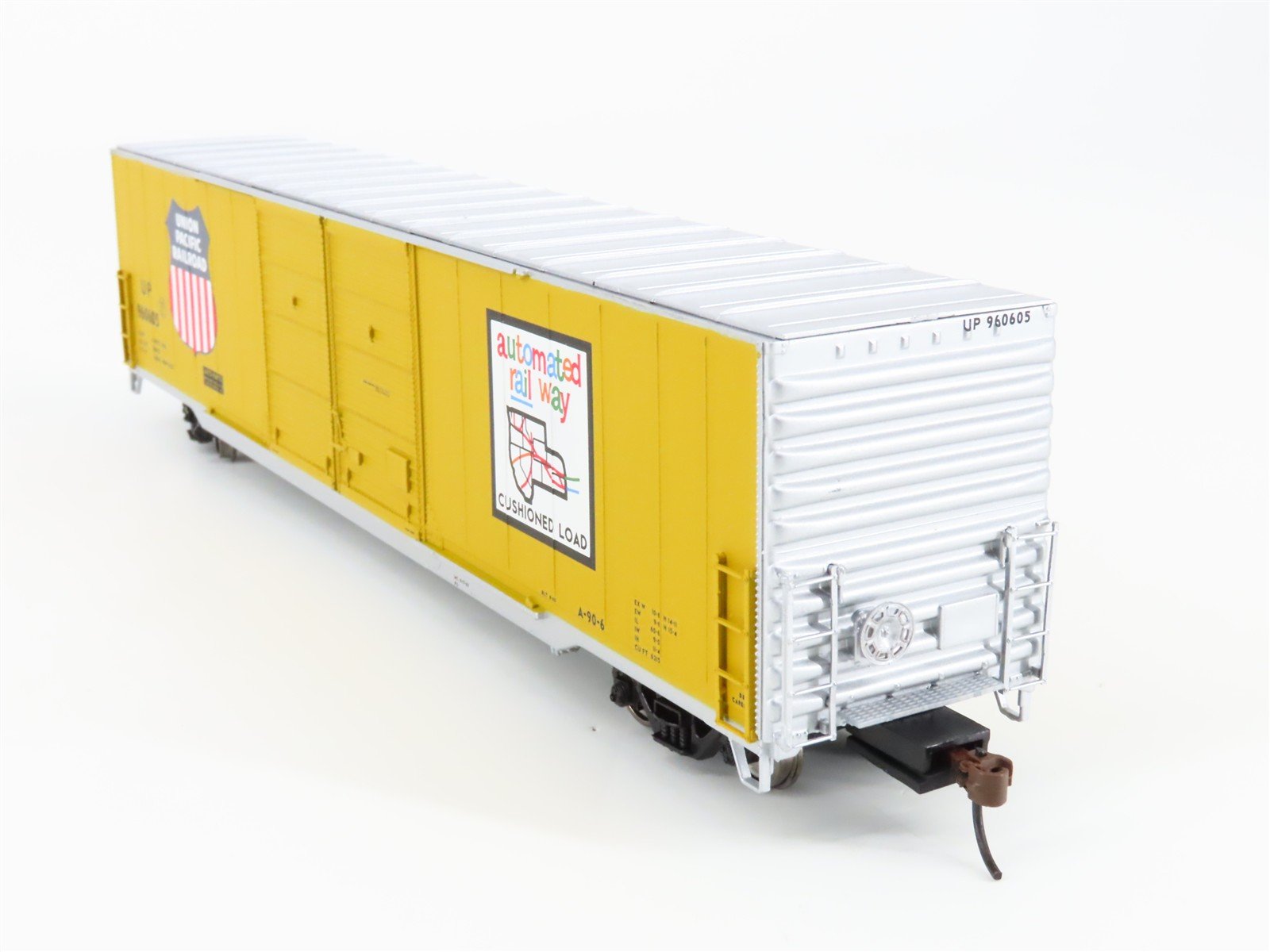 HO Scale Walthers 932-35811 UP Union Pacific 60' Box Car 960605 RTR