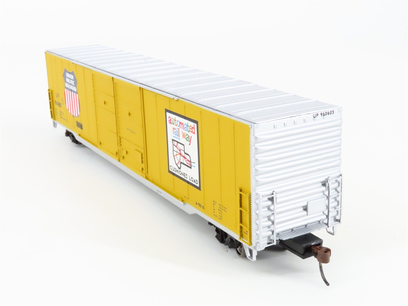 HO Scale Walthers 932-35811 UP Union Pacific 60' Box Car 960605 RTR