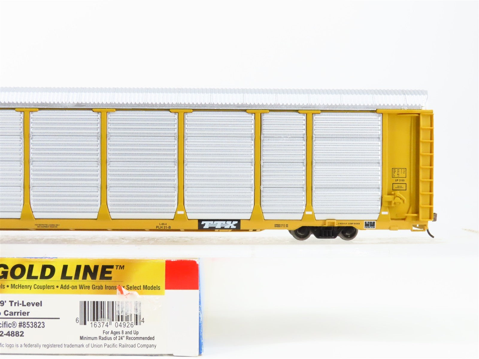 HO Scale Walthers 932-4882 UP Union Pacific 89' Tri-Level Auto Carrier RTR