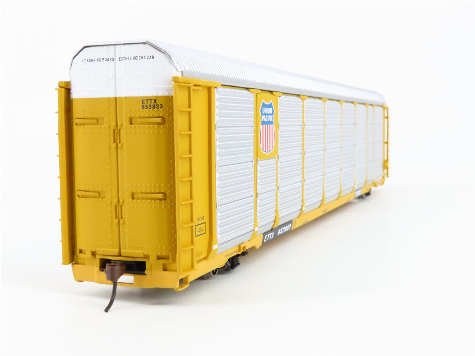 HO Scale Walthers 932-4882 UP Union Pacific 89' Tri-Level Auto Carrier RTR