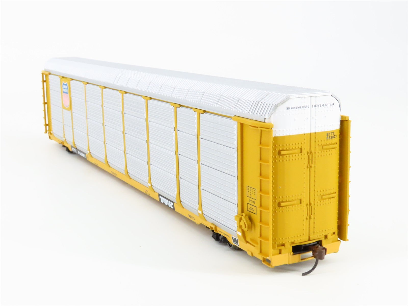 HO Scale Walthers 932-4882 UP Union Pacific 89' Tri-Level Auto Carrier RTR