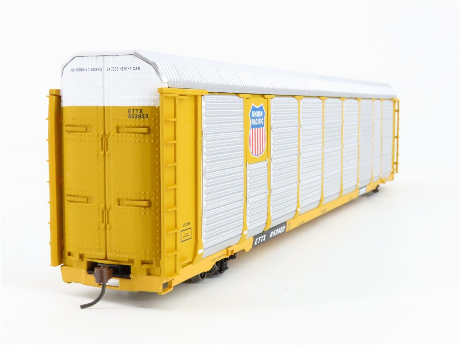 HO Scale Walthers 932-4882 UP Union Pacific 89' Tri-Level Auto Carrier RTR