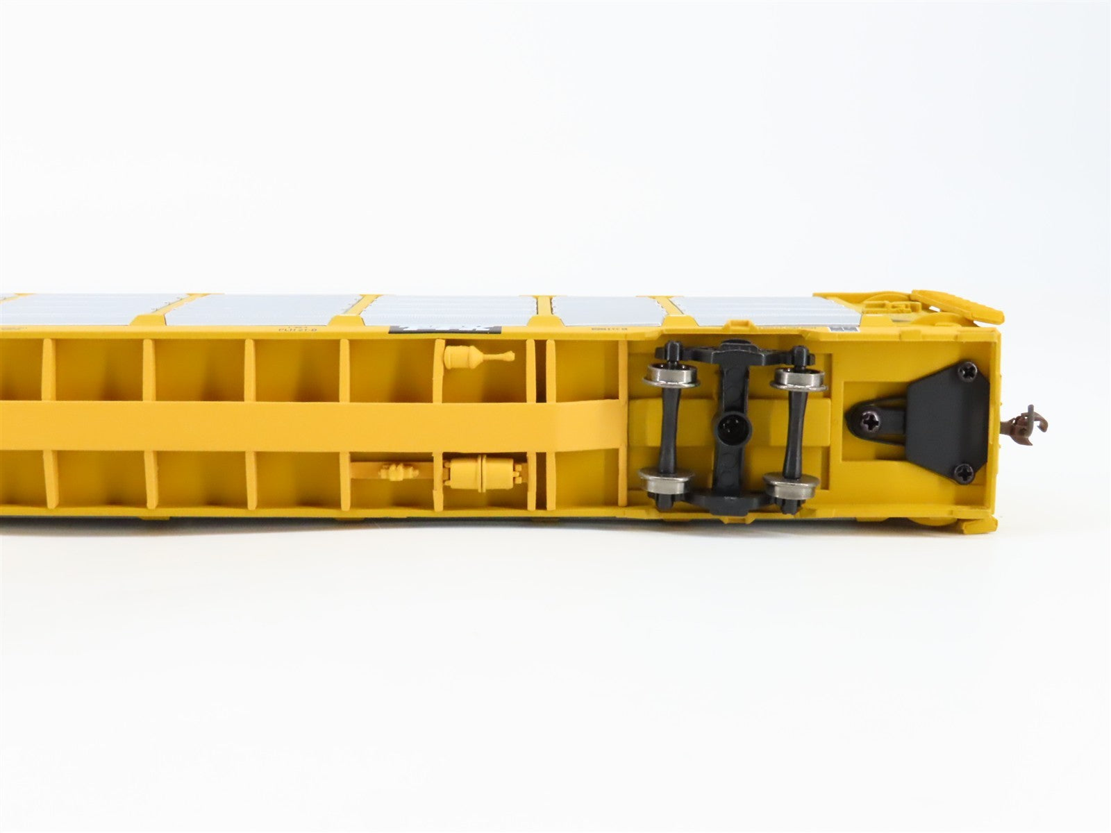 HO Scale Walthers 932-4882 UP Union Pacific 89' Tri-Level Auto Carrier RTR