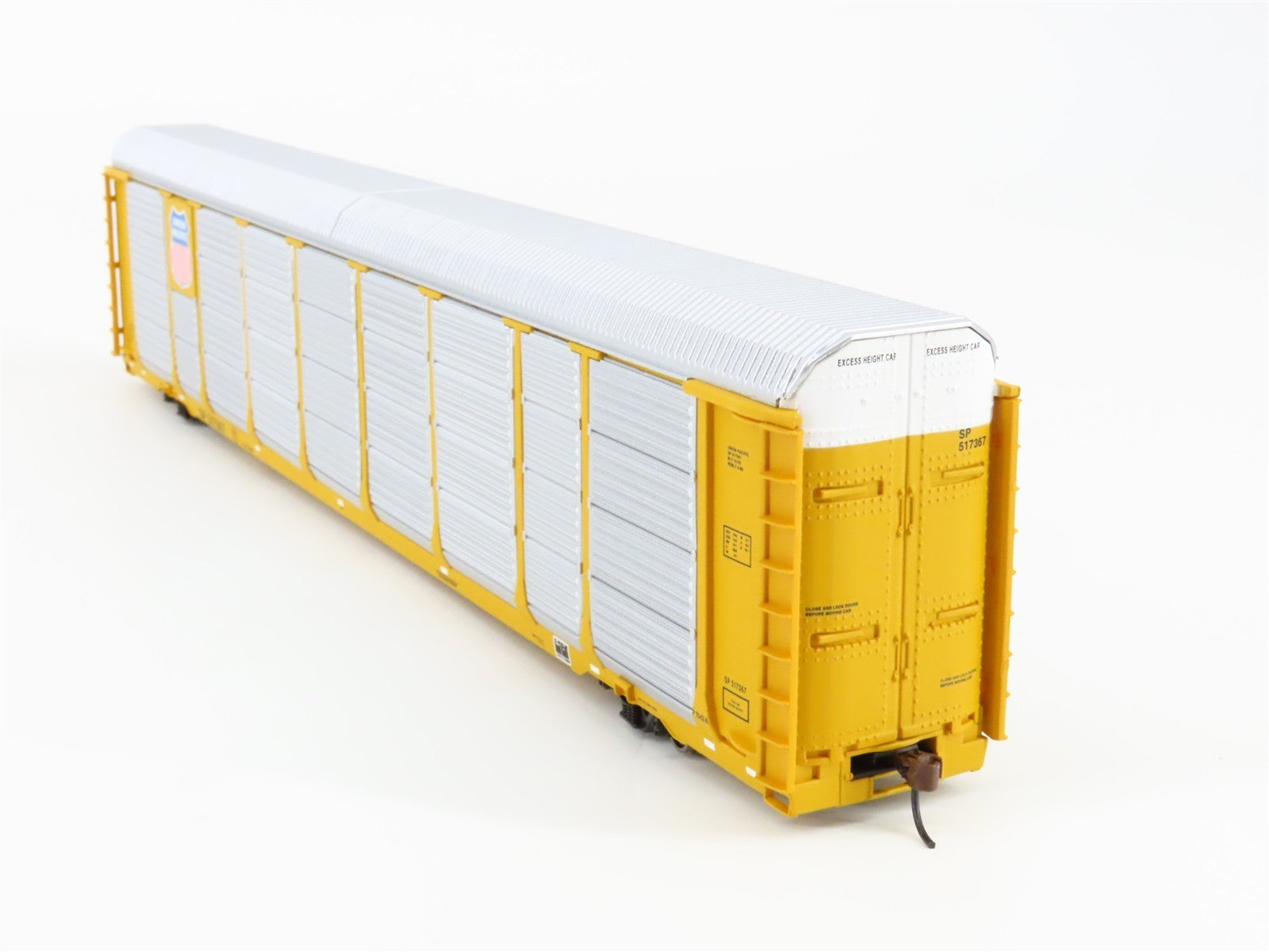 HO Scale Walthers 932-4878 SP Union Pacific 89' Tri-Level Auto Carrier RTR